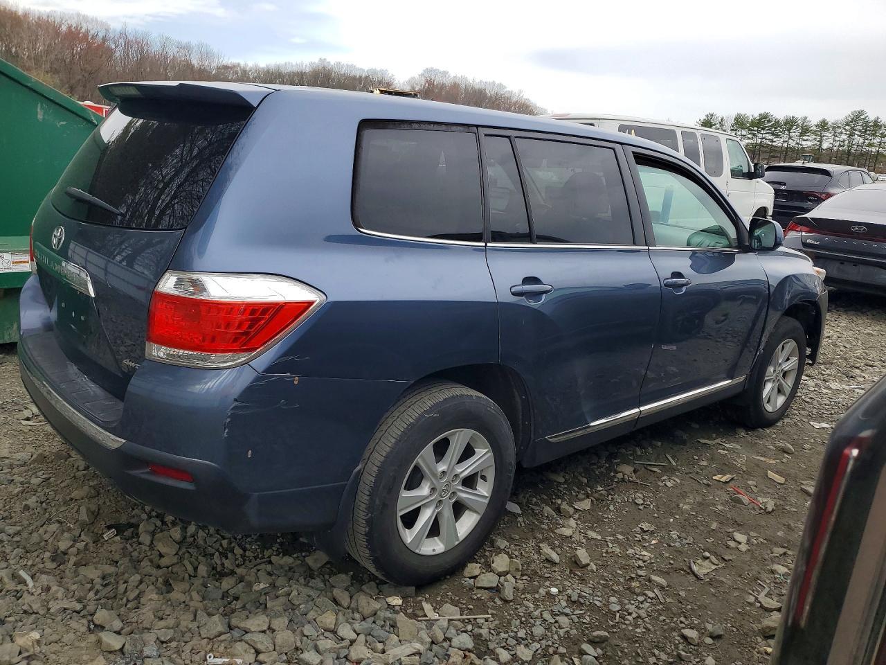 2013 Toyota Highlander Base - Image 3