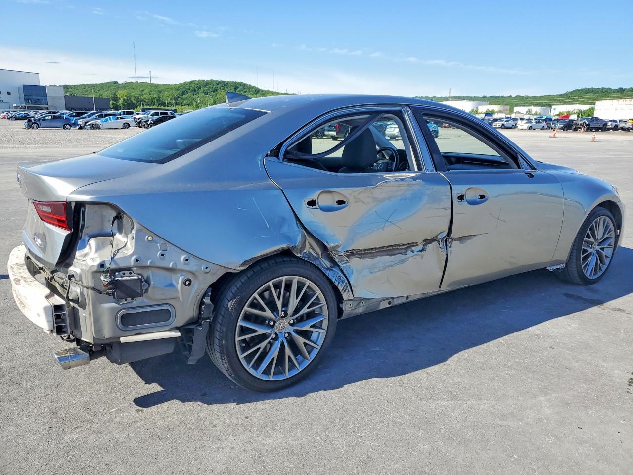2016 Lexus Is 200T - Image 3