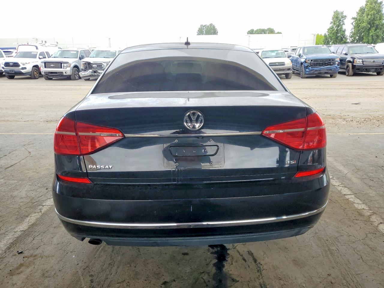 2016 Volkswagen Passat S - Image 6