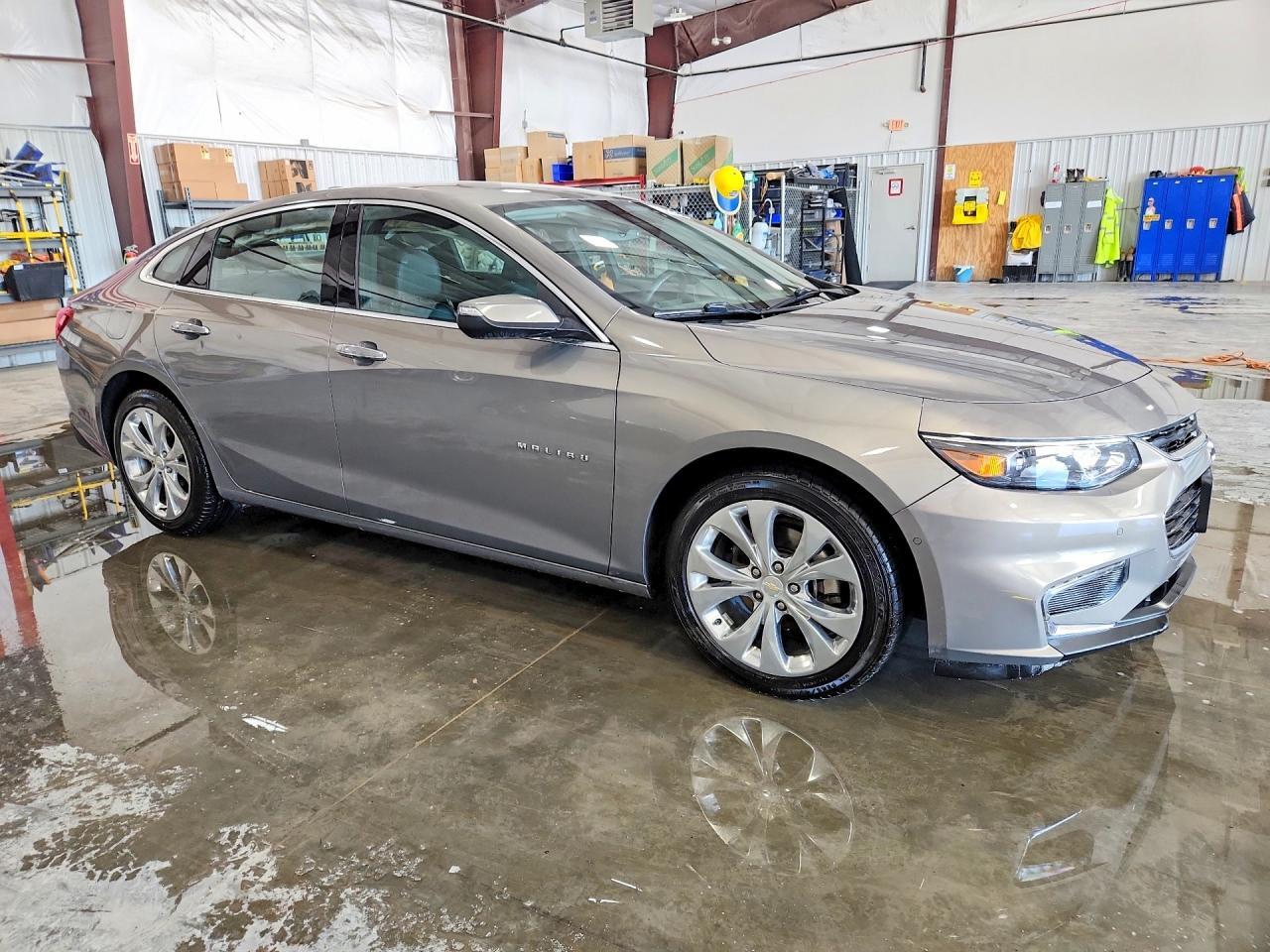 2017 Chevrolet Malibu Premier - Фото 4