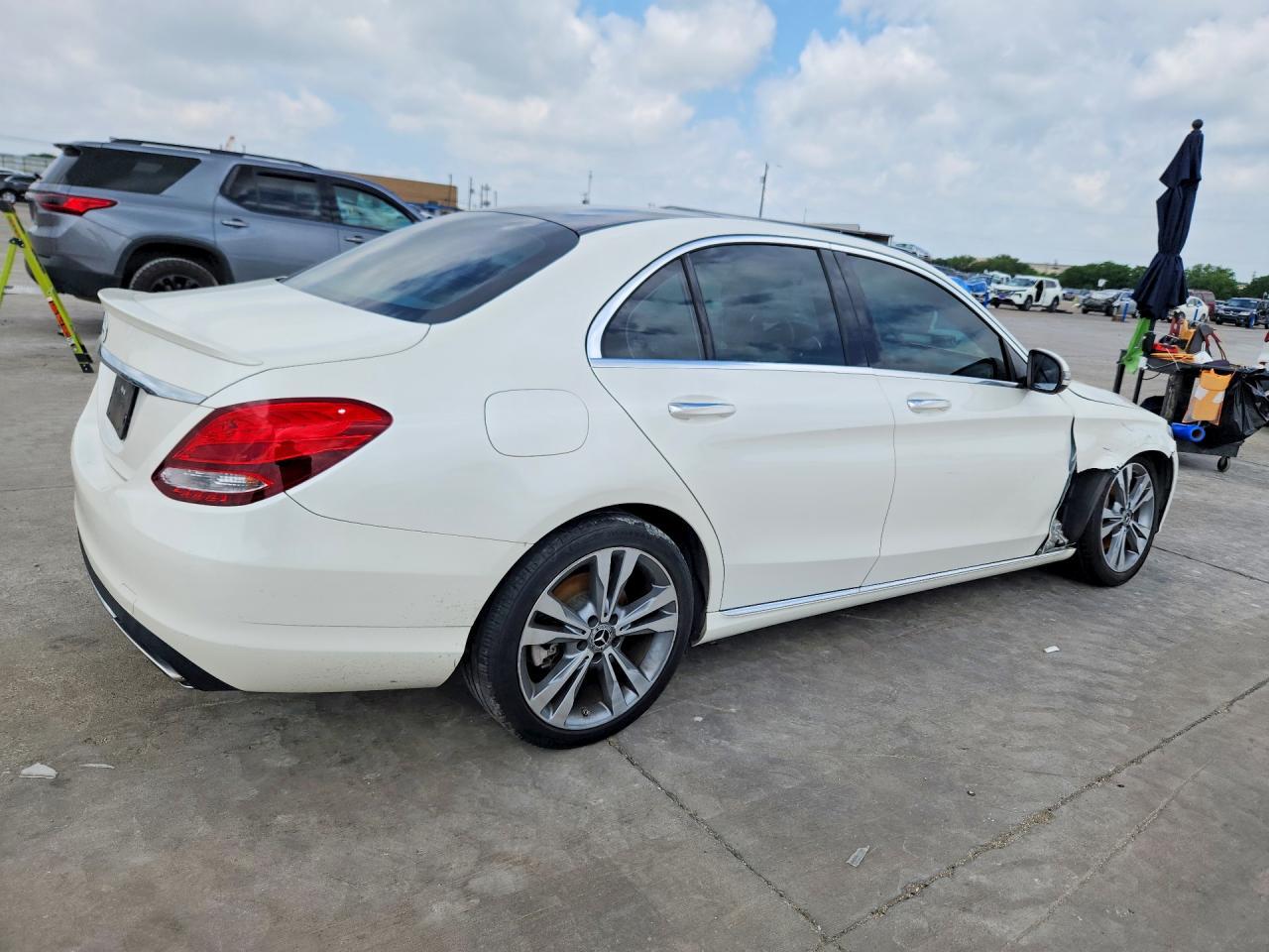 2017 Mercedes-Benz C 300 - Фото 3
