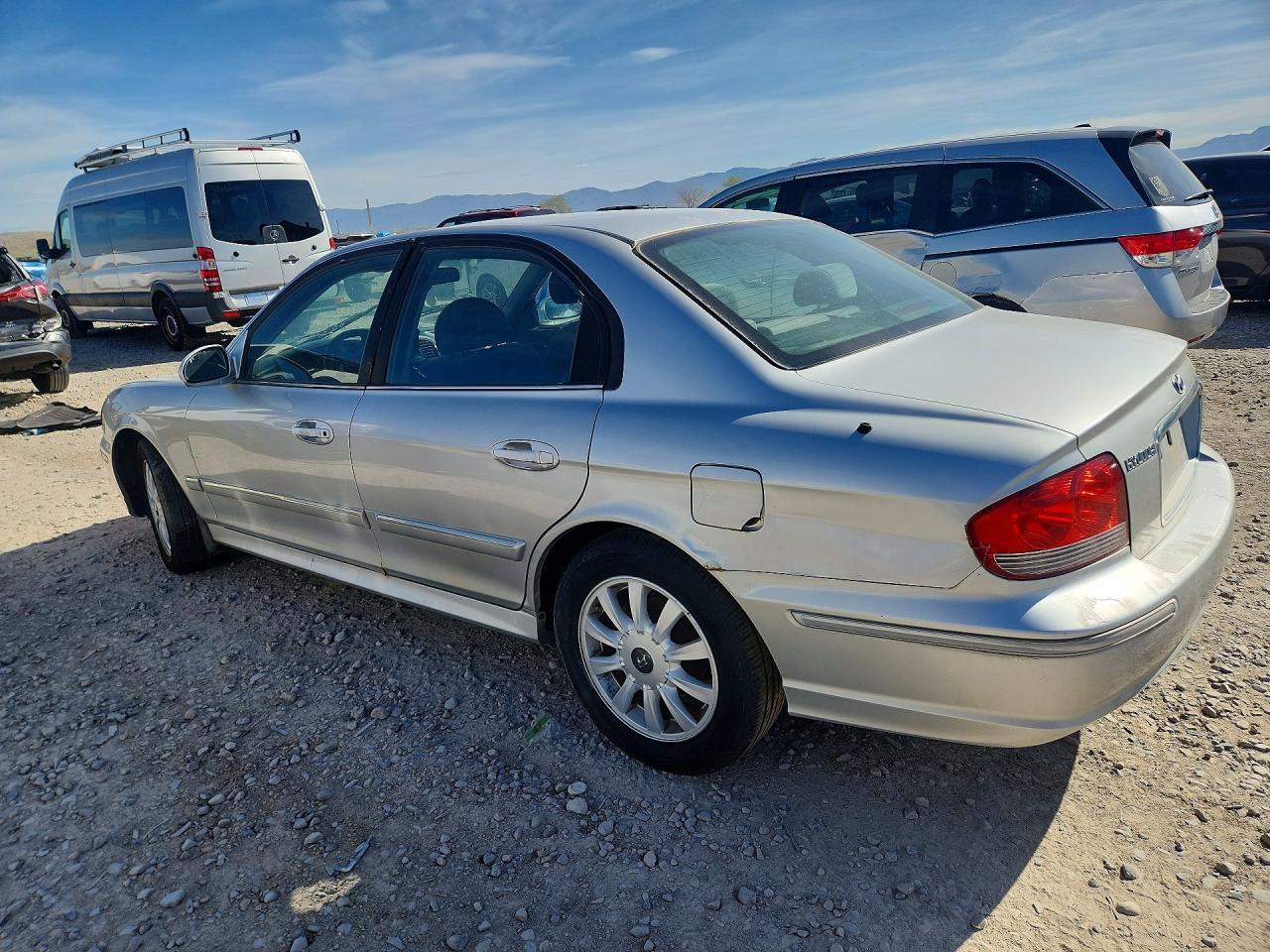 2005 Hyundai Sonata Gls - Image 2
