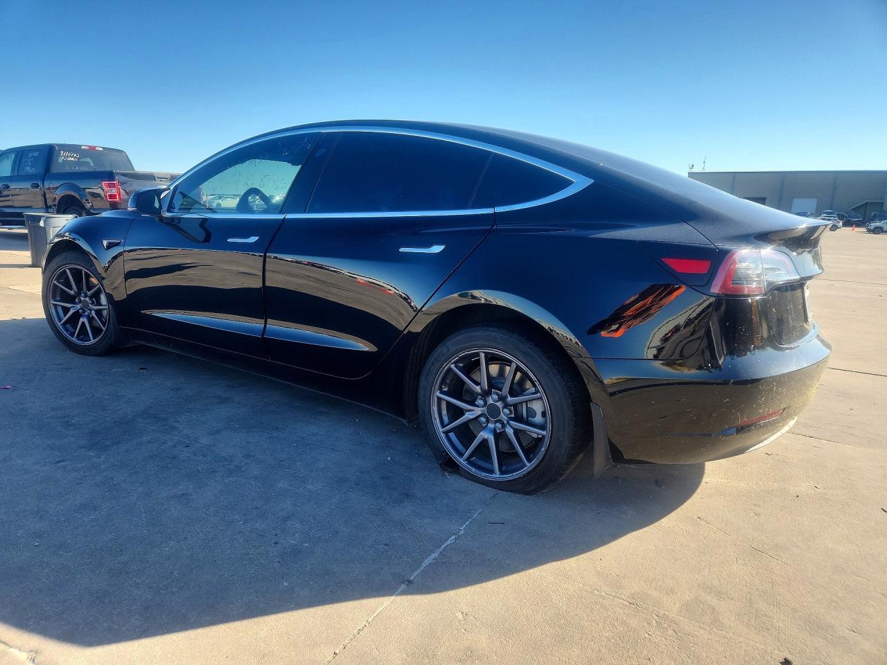 2019 Tesla Model 3 - Image 2