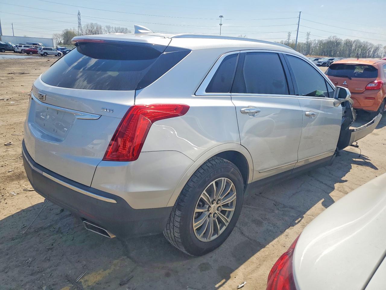 2017 Cadillac Xt5 Luxury - Фото 3