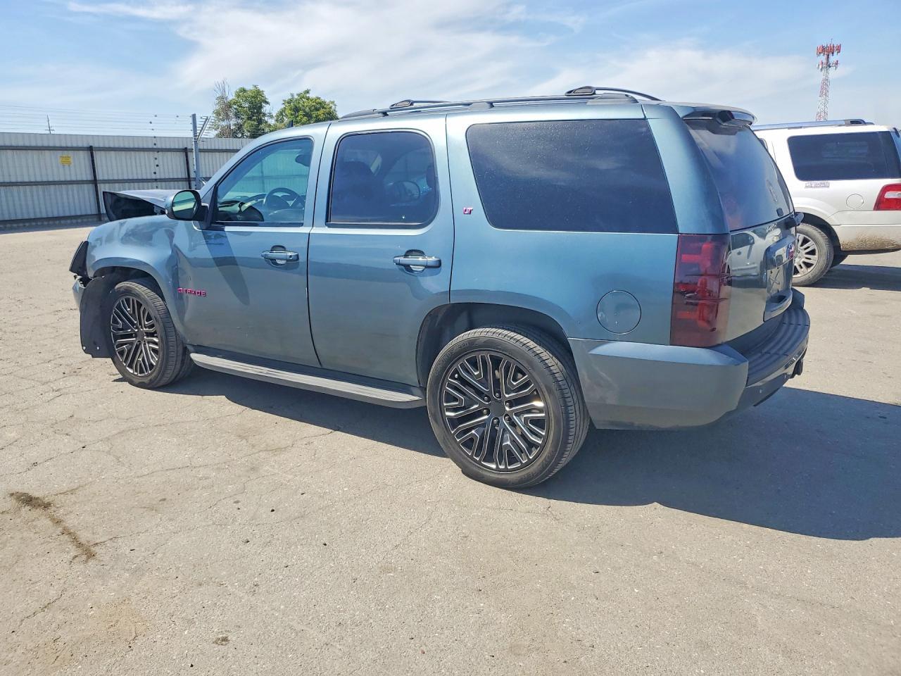 2009 Chevrolet Tahoe C1500 Lt - Image 2