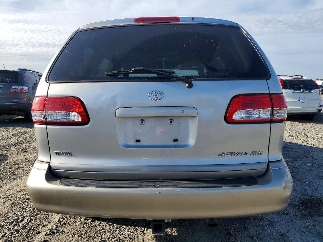 2002 Toyota Sienna Xle - Фото 6