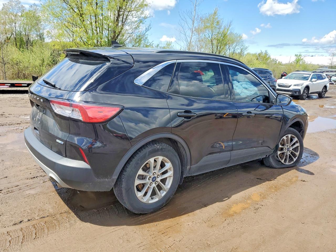 2020 Ford Escape Se - Фото 3