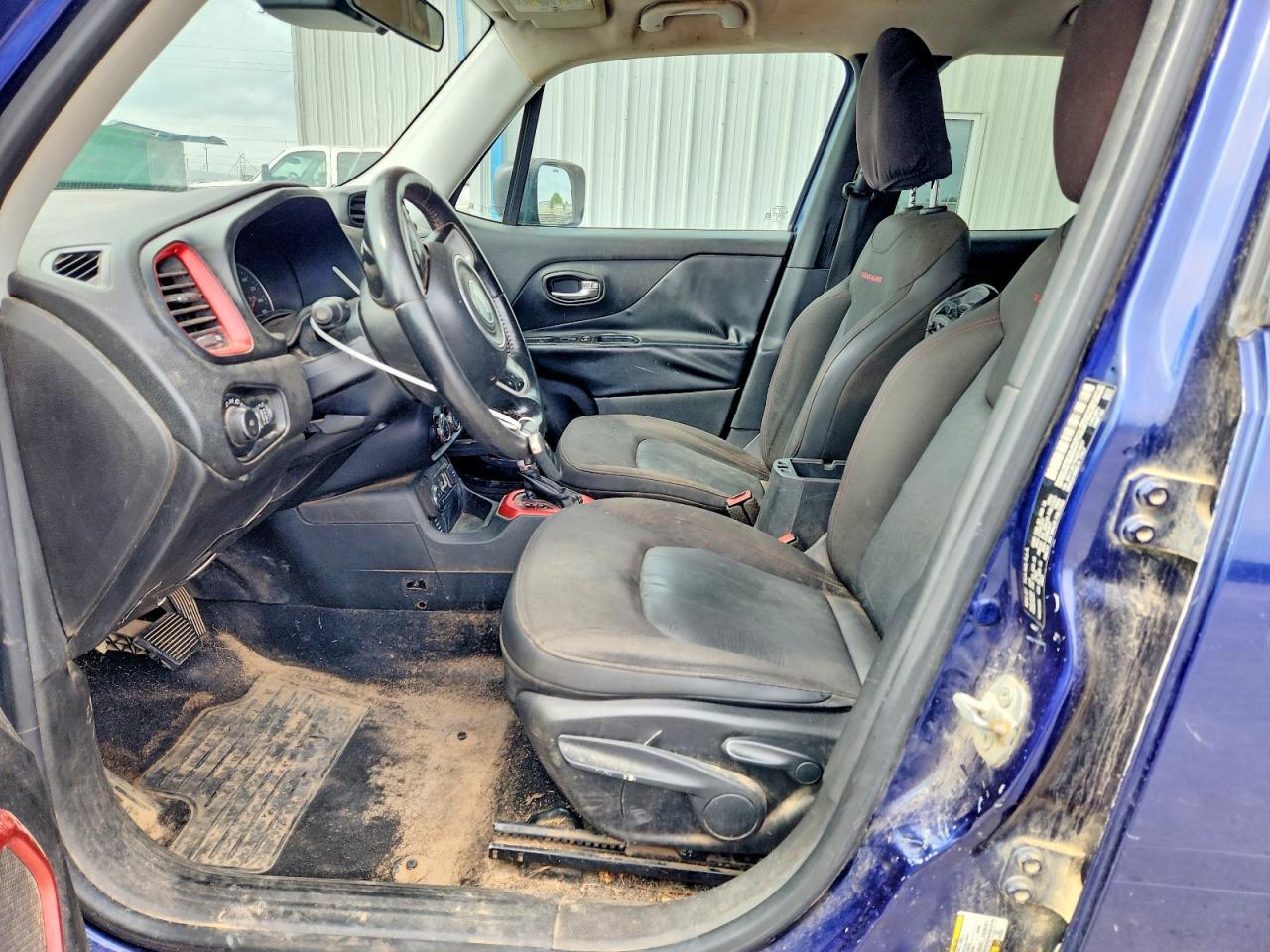 2016 Jeep Renegade Trailhawk - Image 7