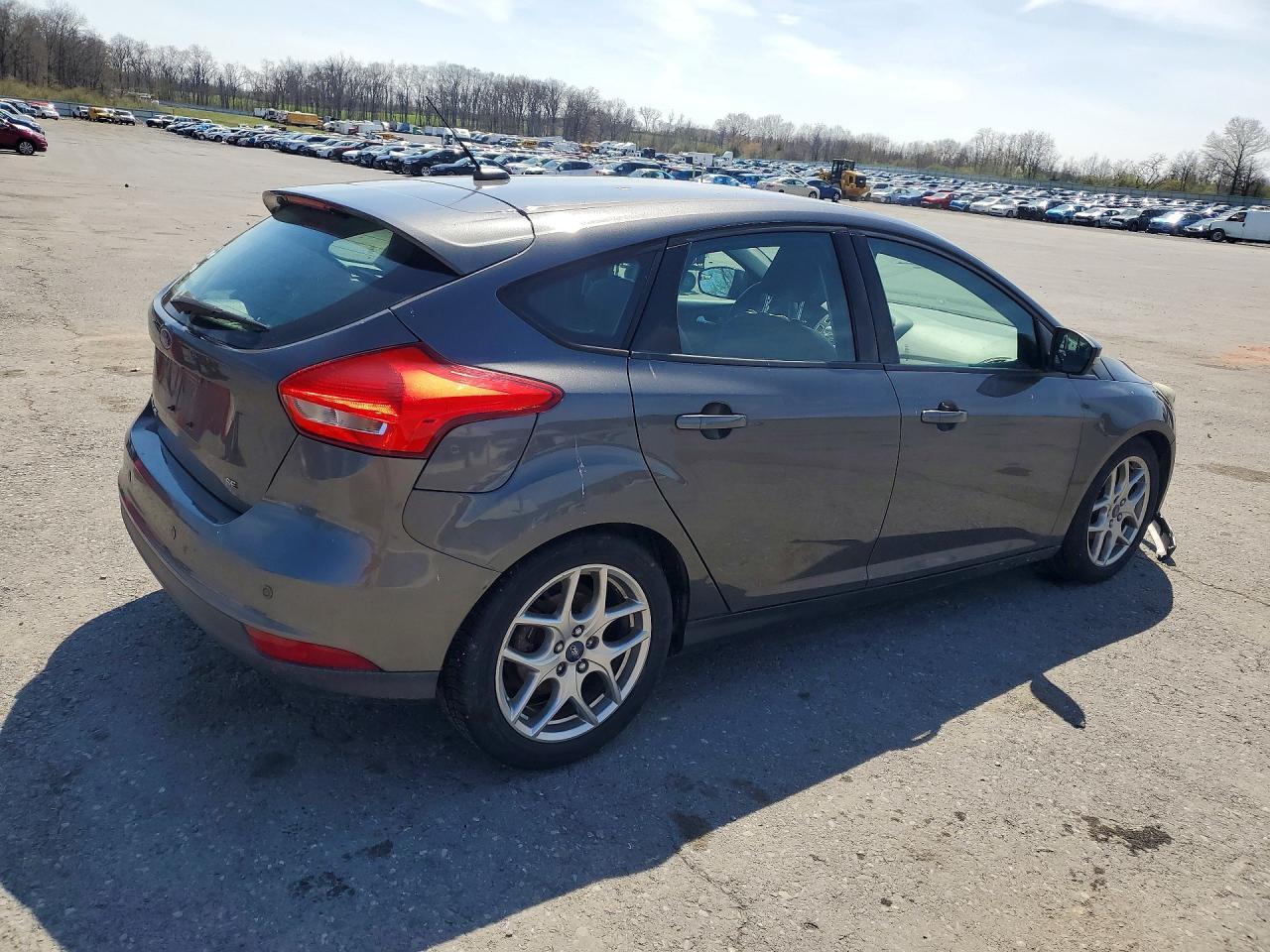 2015 Ford Focus Se - Фото 3