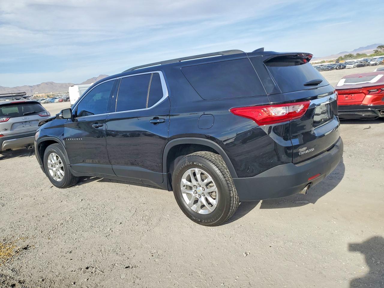 2020 Chevrolet Traverse Lt - Фото 2