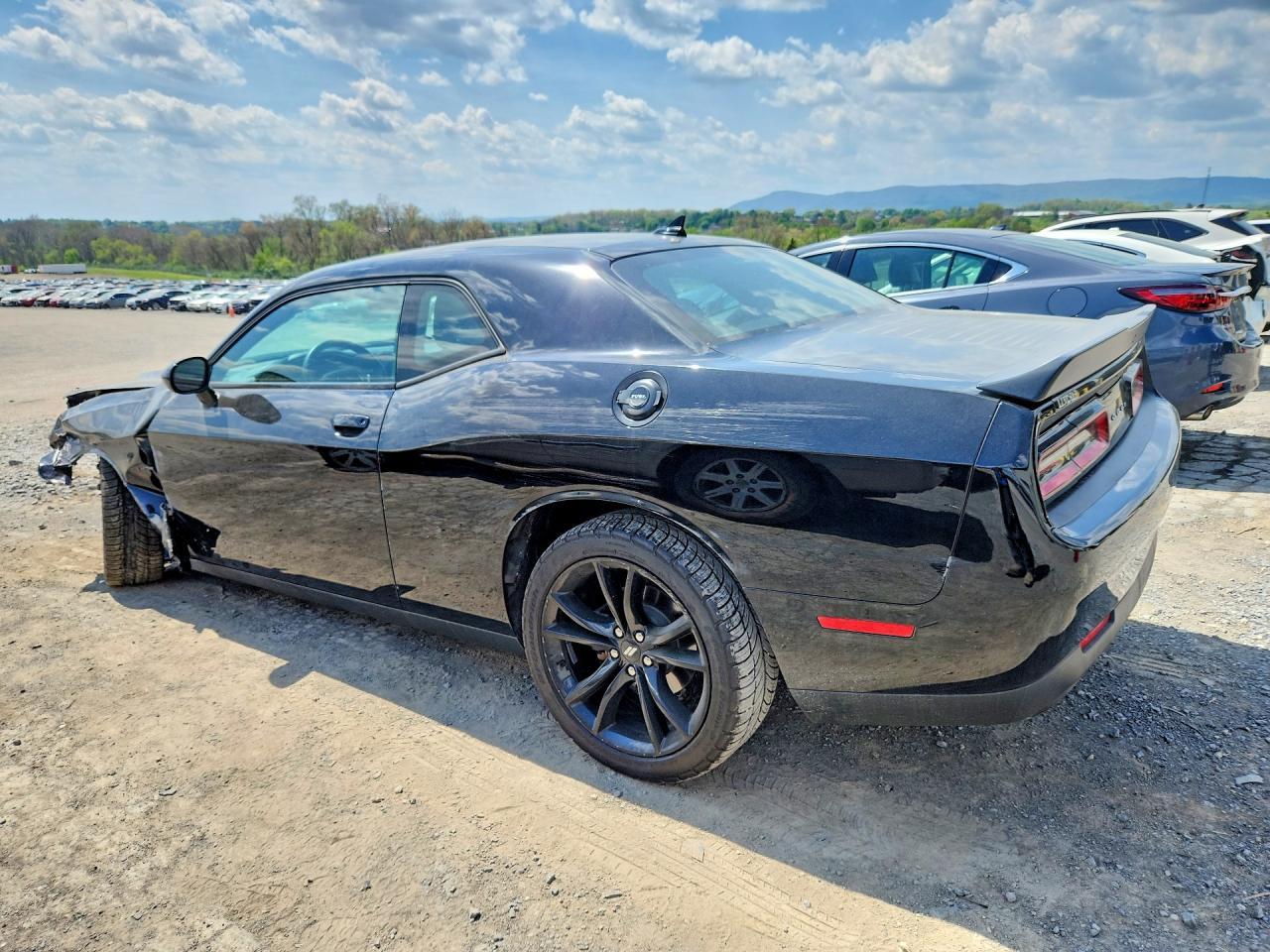 2017 Dodge Challenger R - Фото 2