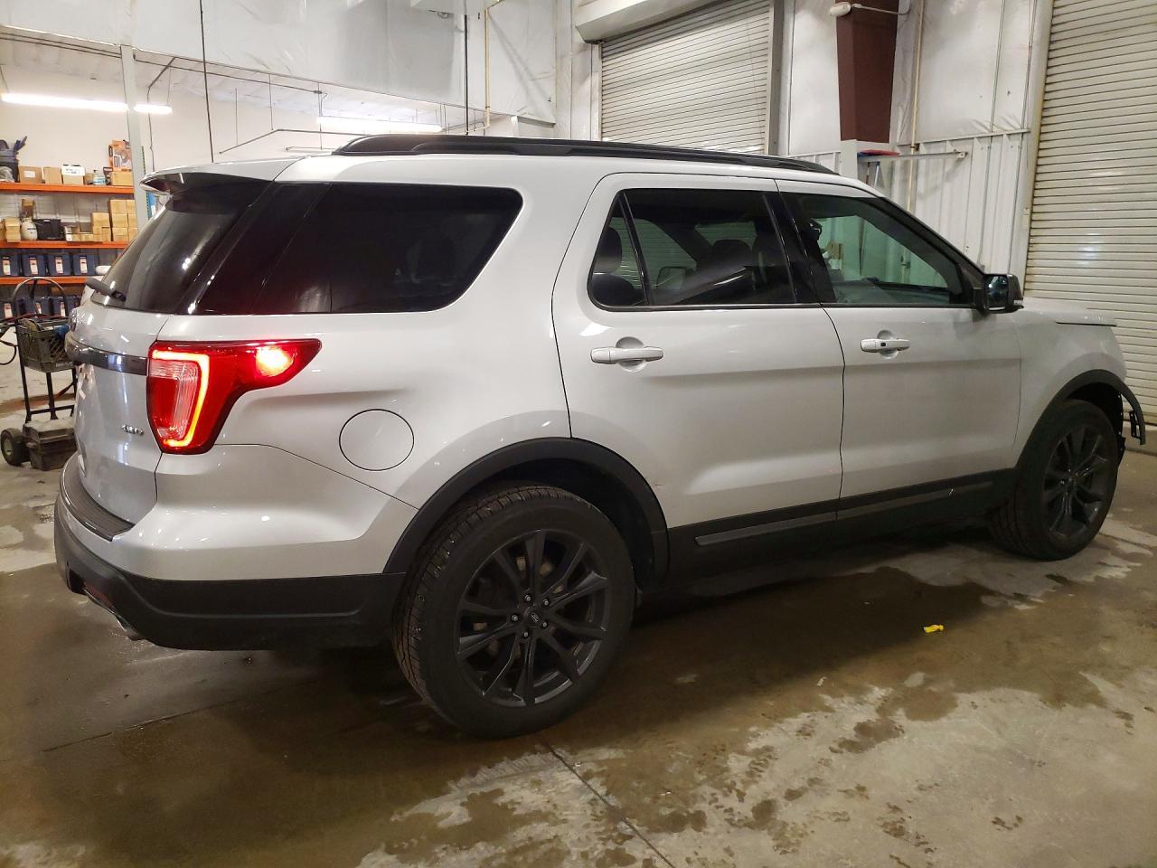 2018 Ford Explorer Xlt - Фото 3