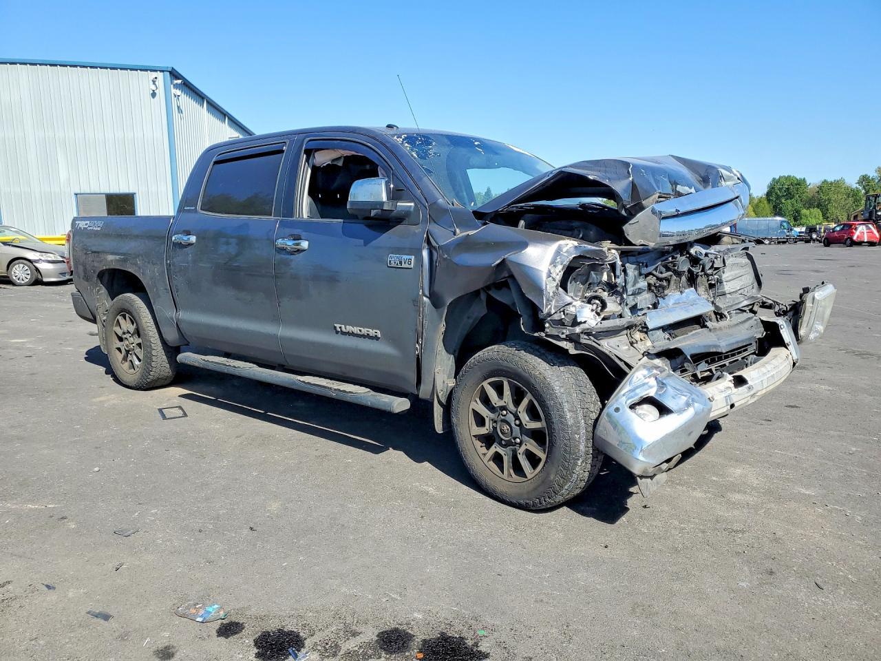 2017 Toyota Tundra Crewmax Limited - Image 4