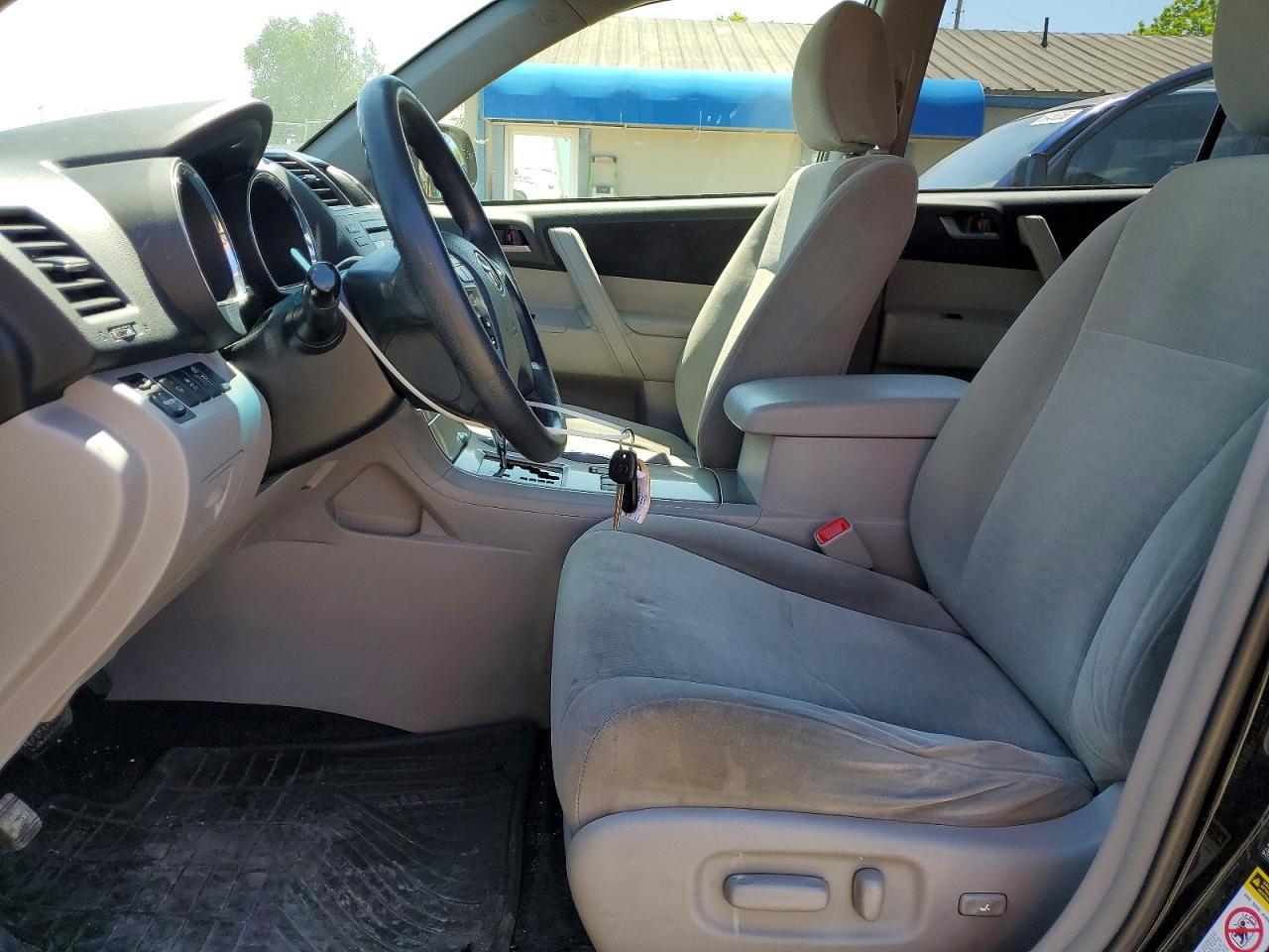 2012 Toyota Highlander Hybrid - Image 7