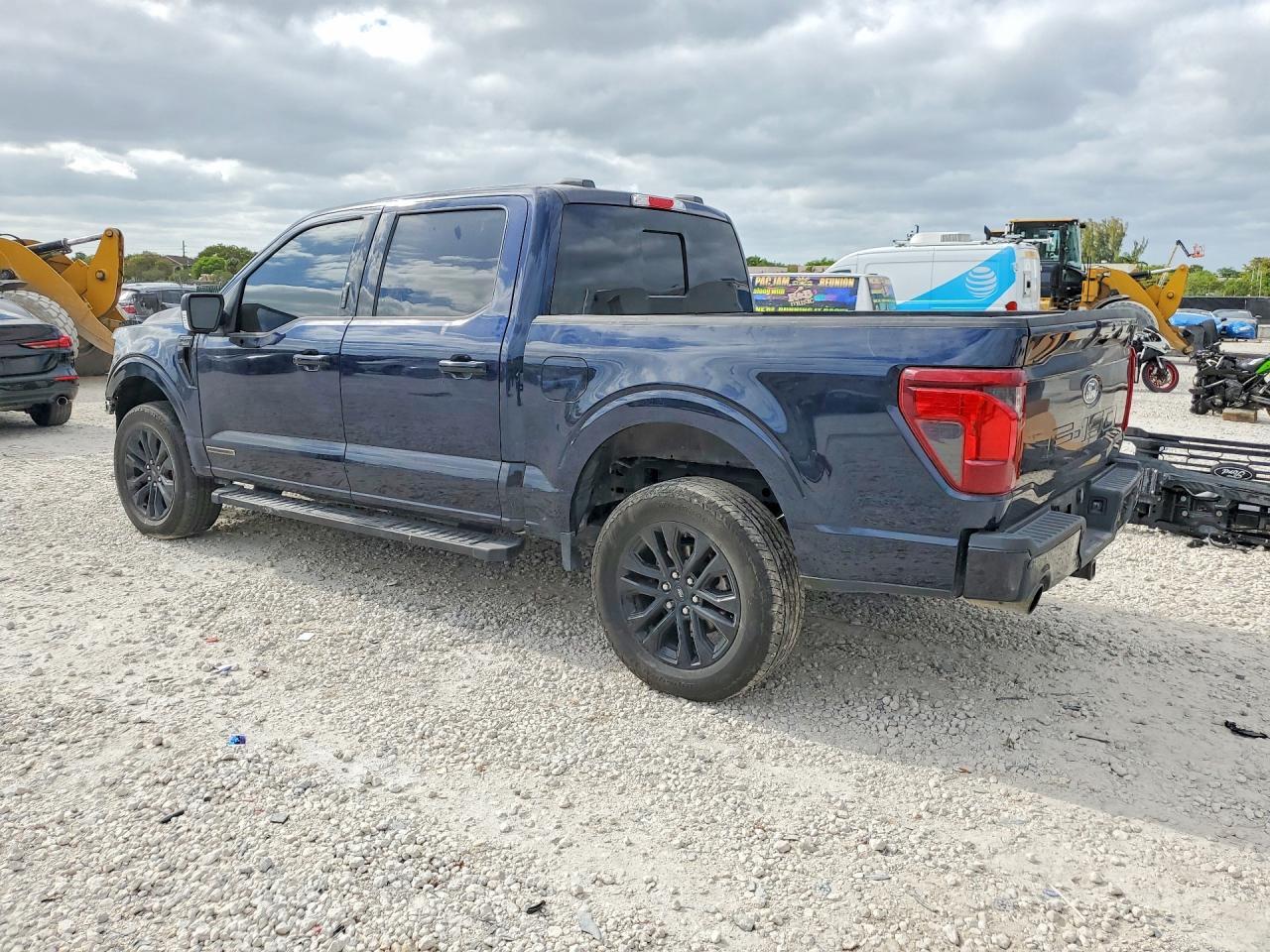 2024 Ford F150 Xlt - Фото 2
