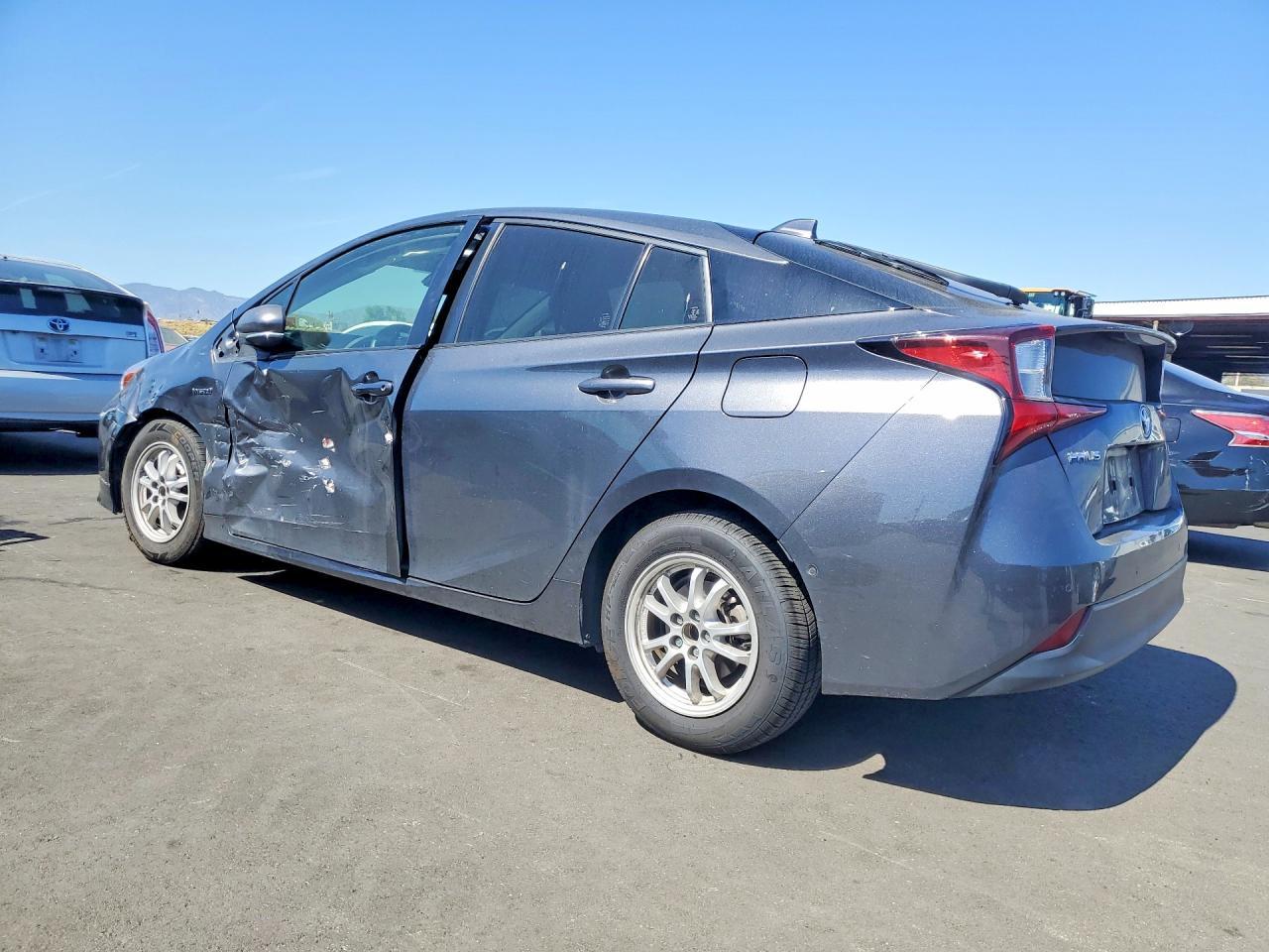 2022 Toyota Prius Le - Фото 2