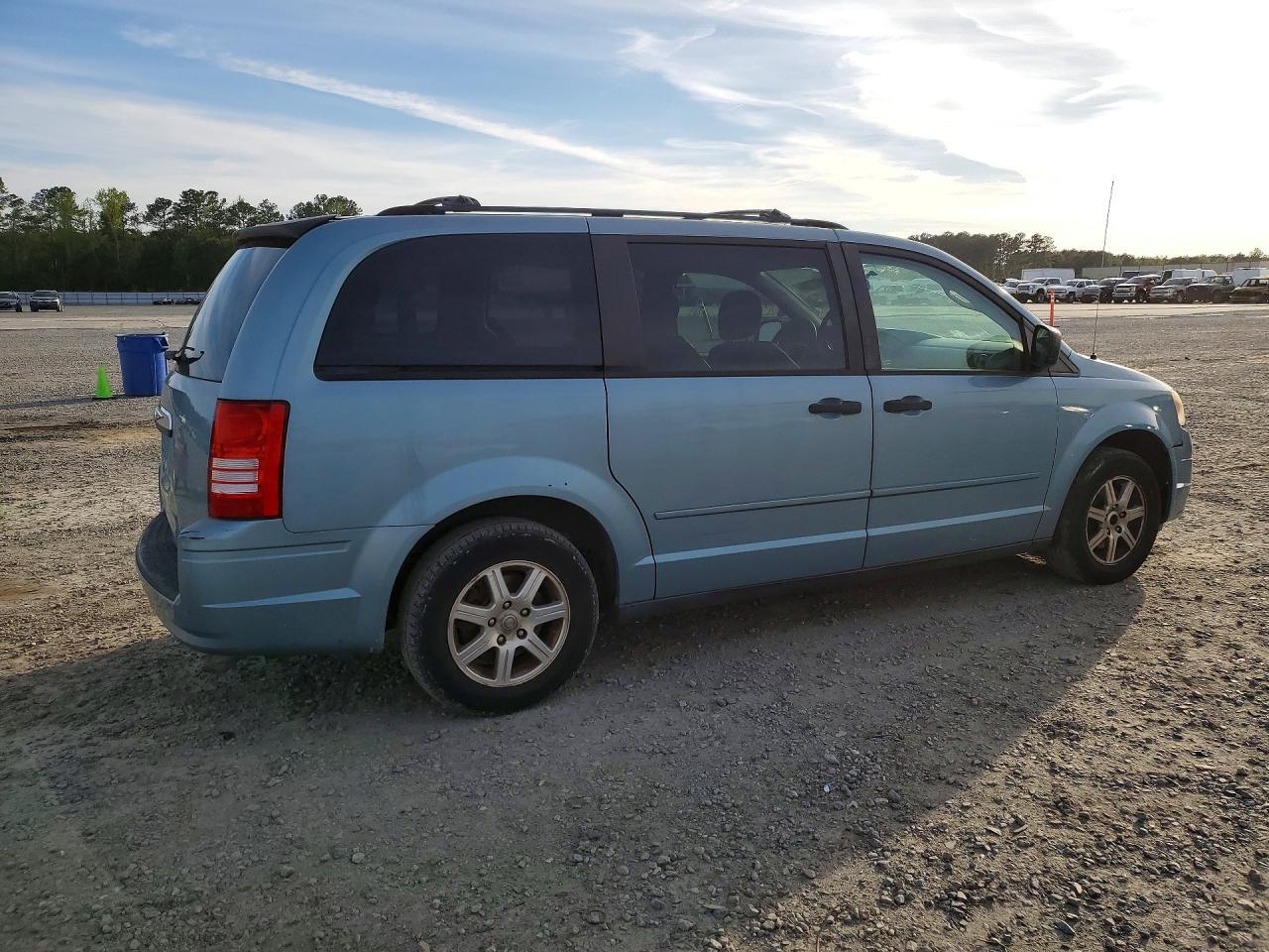 2008 Chrysler Town & Country Lx - Фото 3