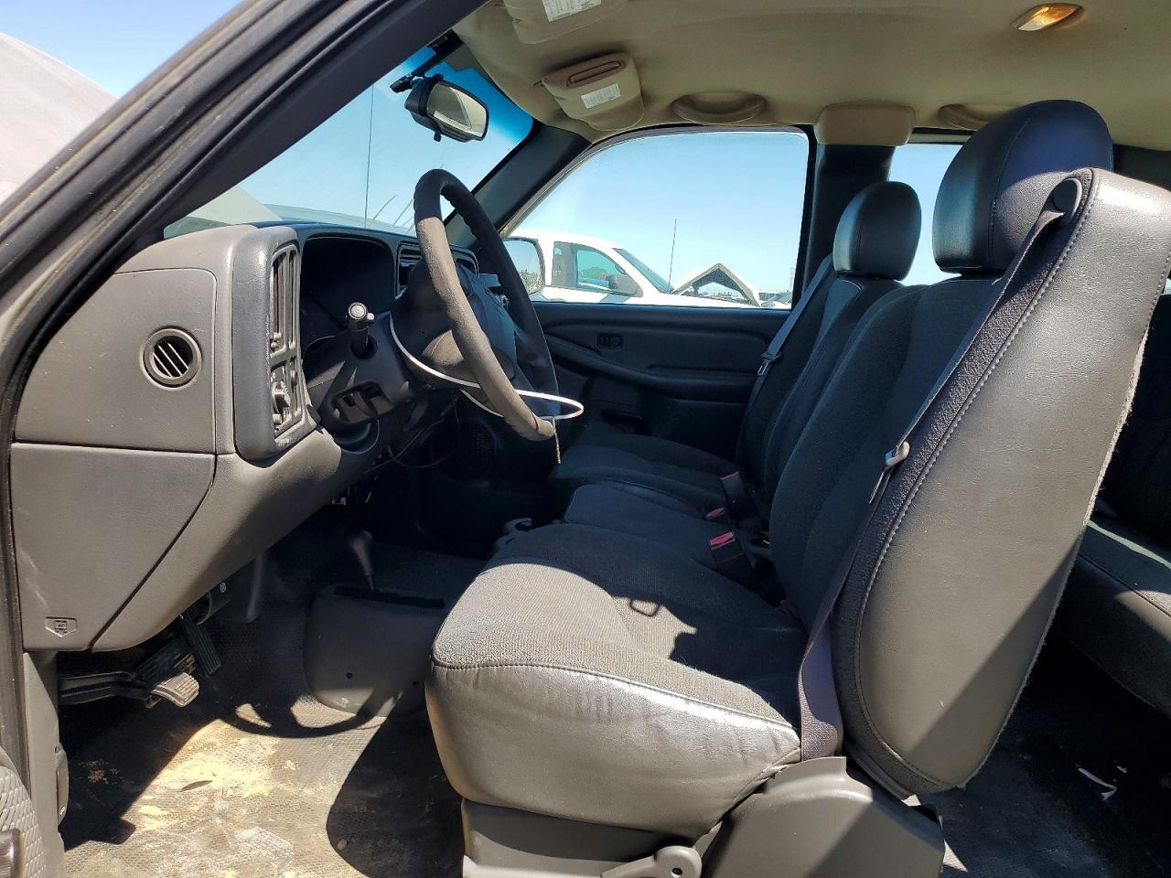 2004 Chevrolet Silverado K1500 - Image 7