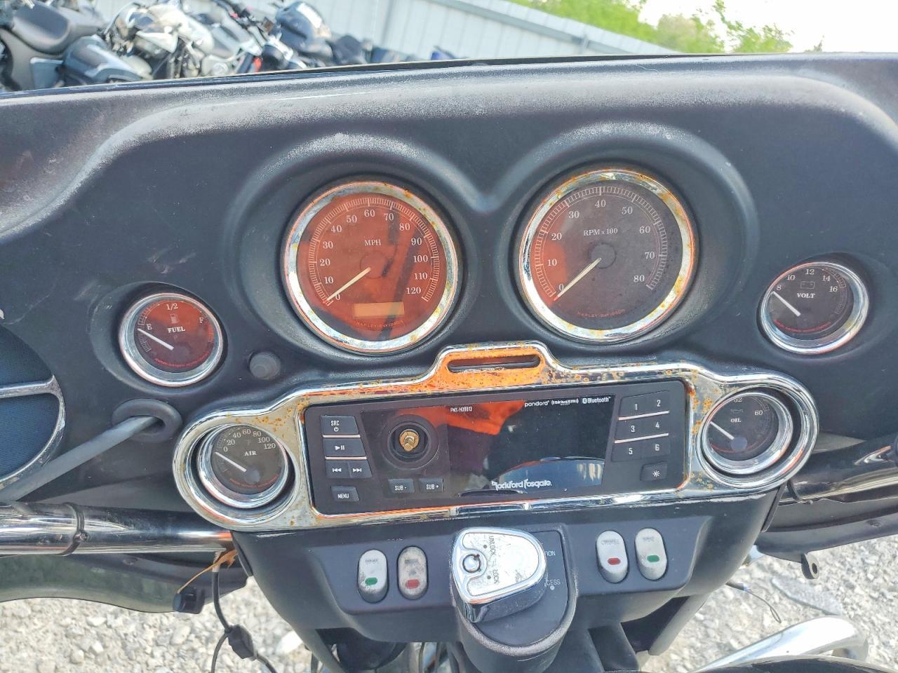 2009 Harley-Davidson Flhtcu - Image 7