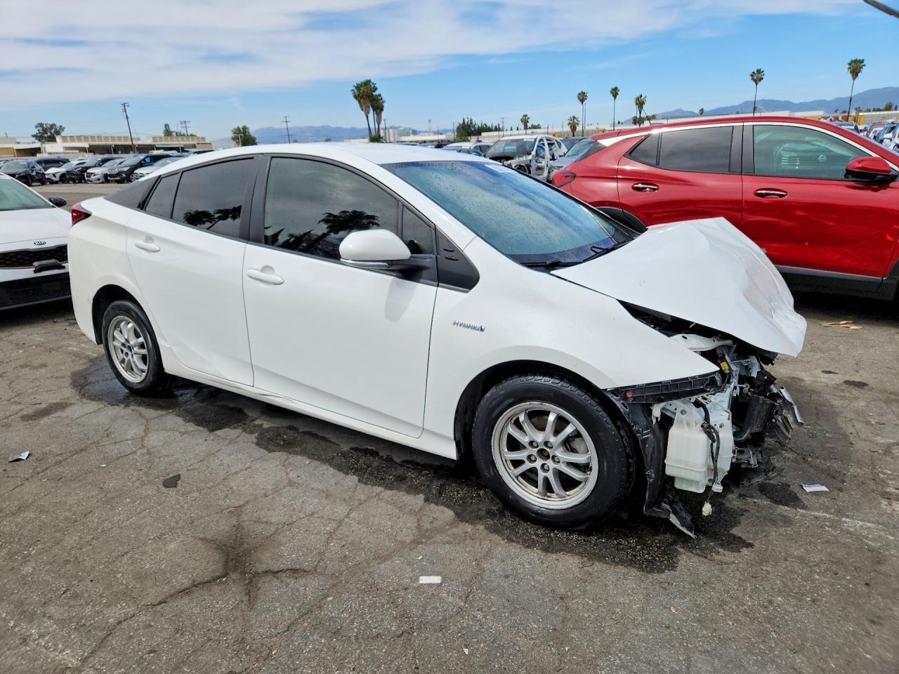 2022 Toyota Prius Le - Фото 4
