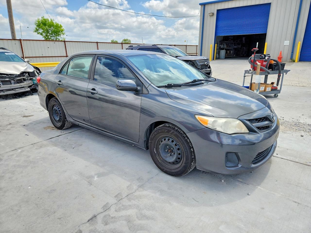 2011 Toyota Corolla Le - Image 4