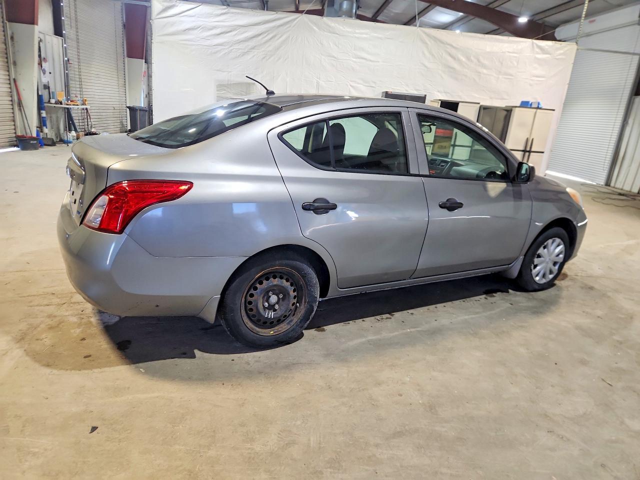 2013 Nissan Versa 1.6 S - Фото 3