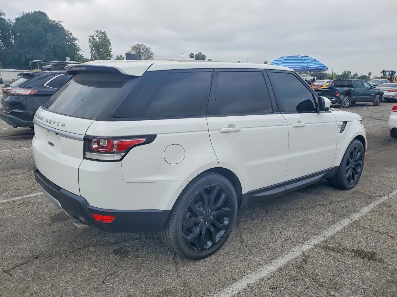 2017 Land Rover Range Rover Sport Hse - Image 3