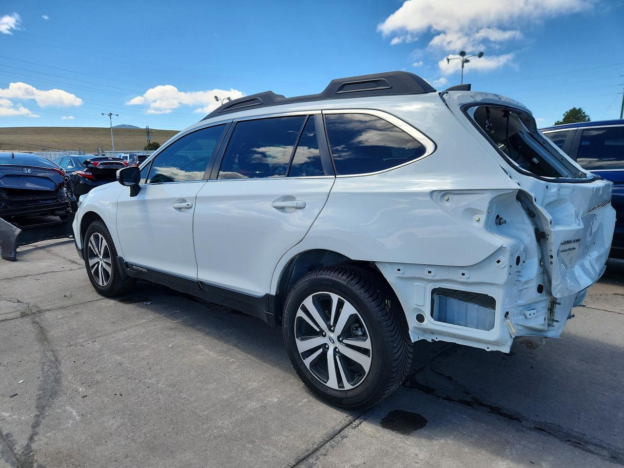 2018 Subaru Outback 2.5I Limited - Image 2