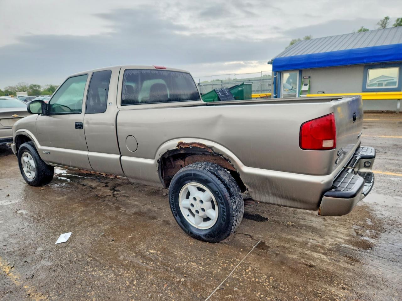 2003 Chevrolet S Truck S10 - Фото 2