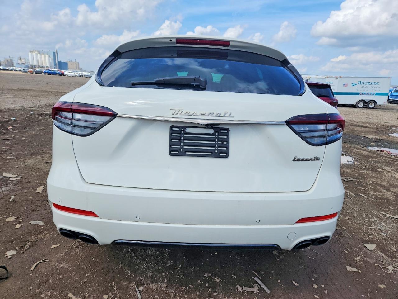 2022 Maserati Levante Base - Фото 6