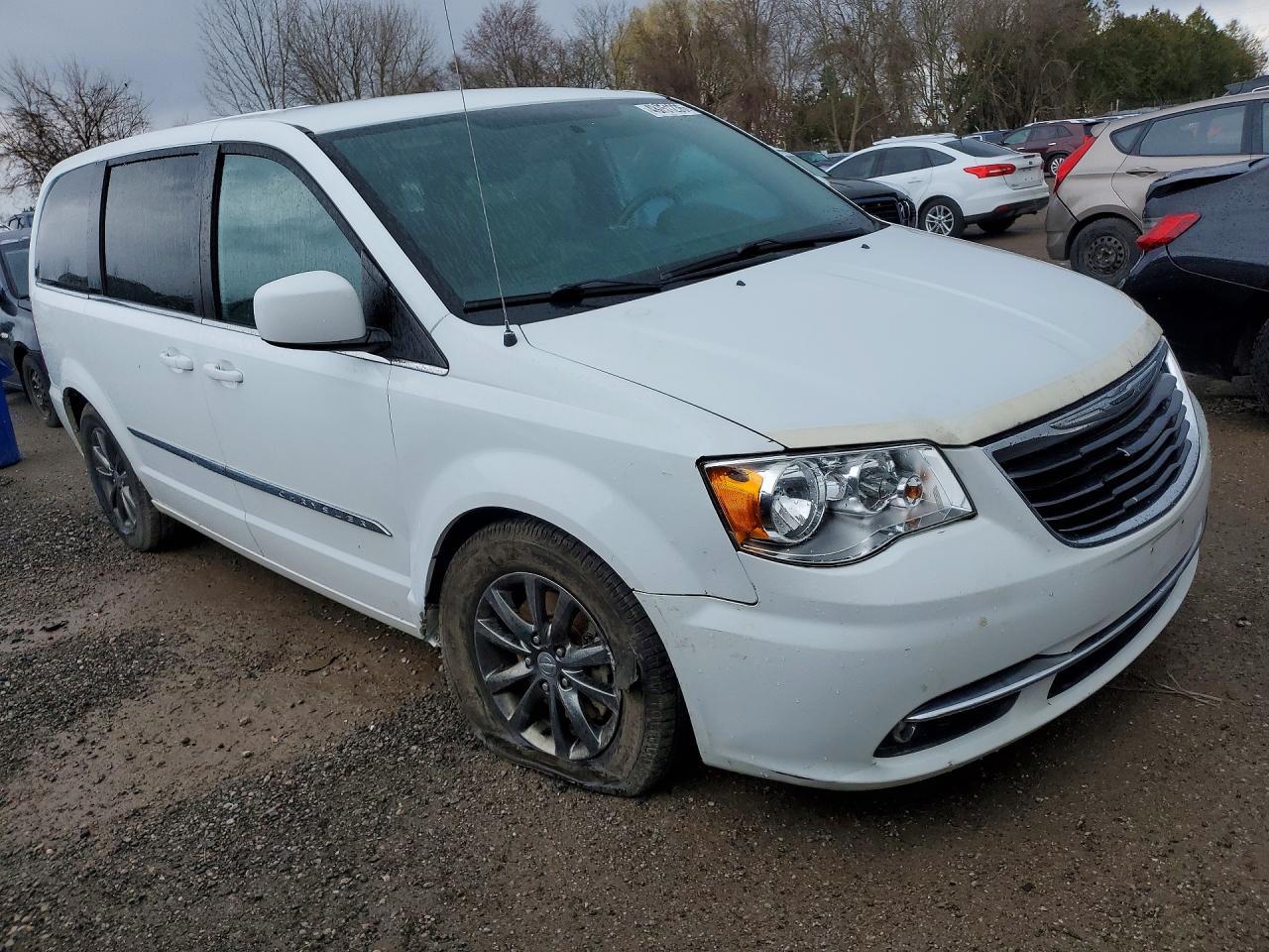 2014 Chrysler Town & Country S - Image 4