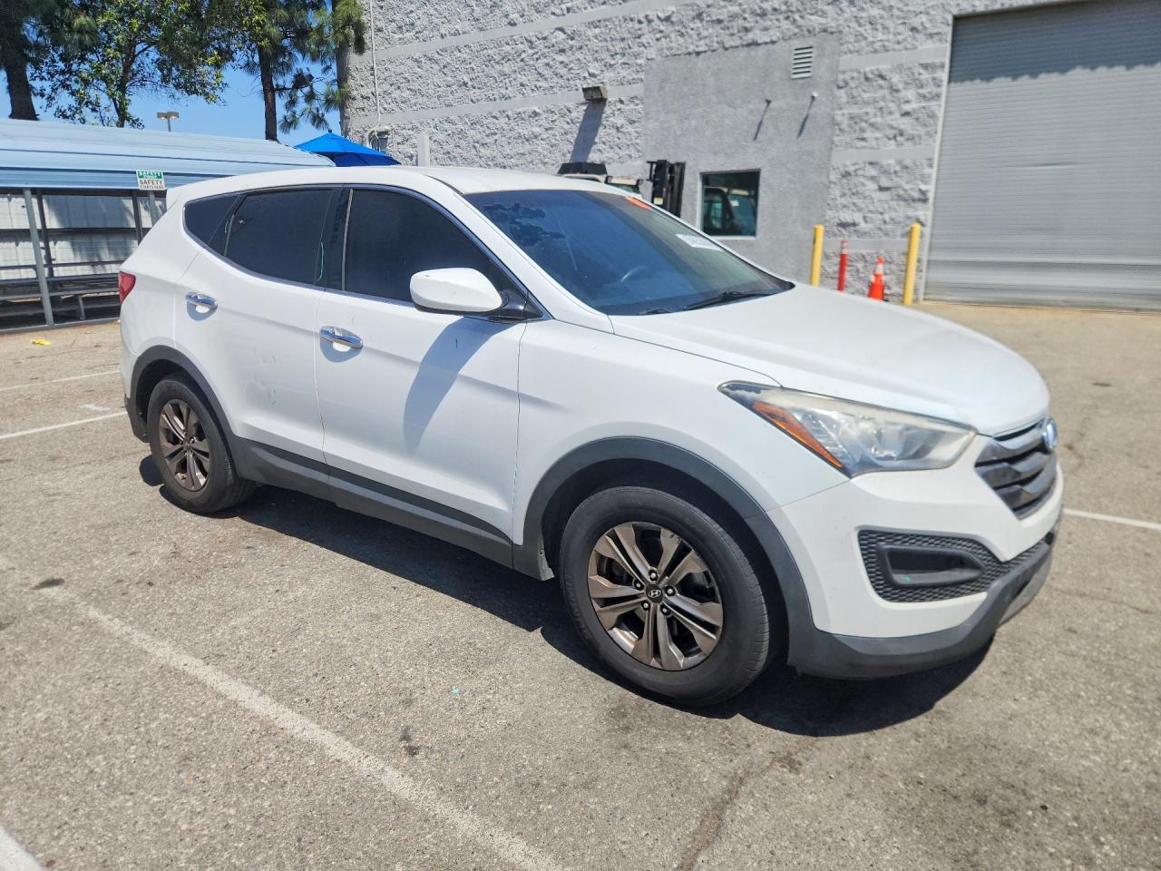 2015 Hyundai Santa Fe Sport 2.4L - Image 4