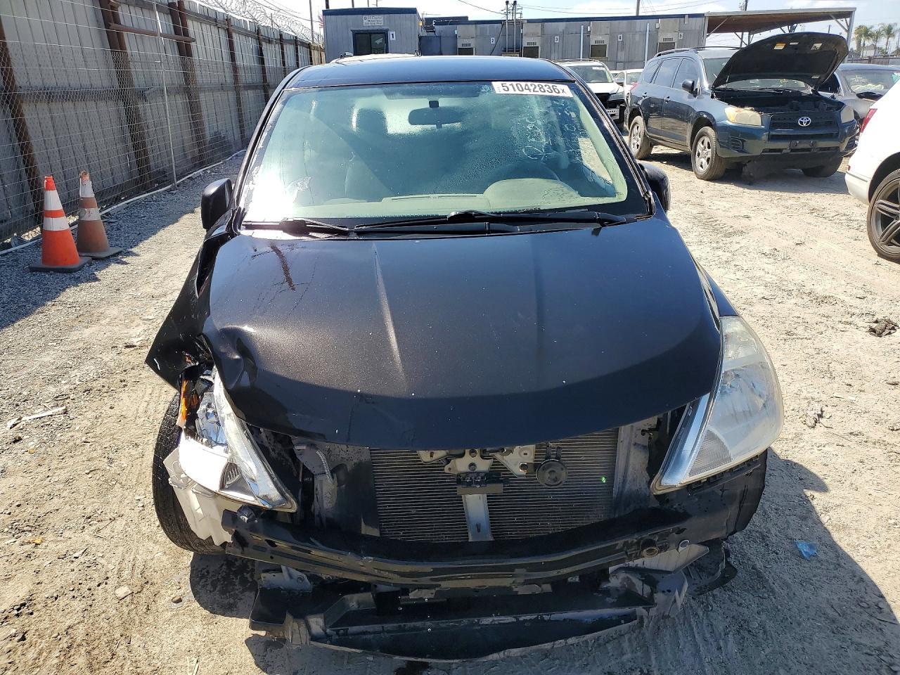 2011 Nissan Versa 1.8 S - Фото 5