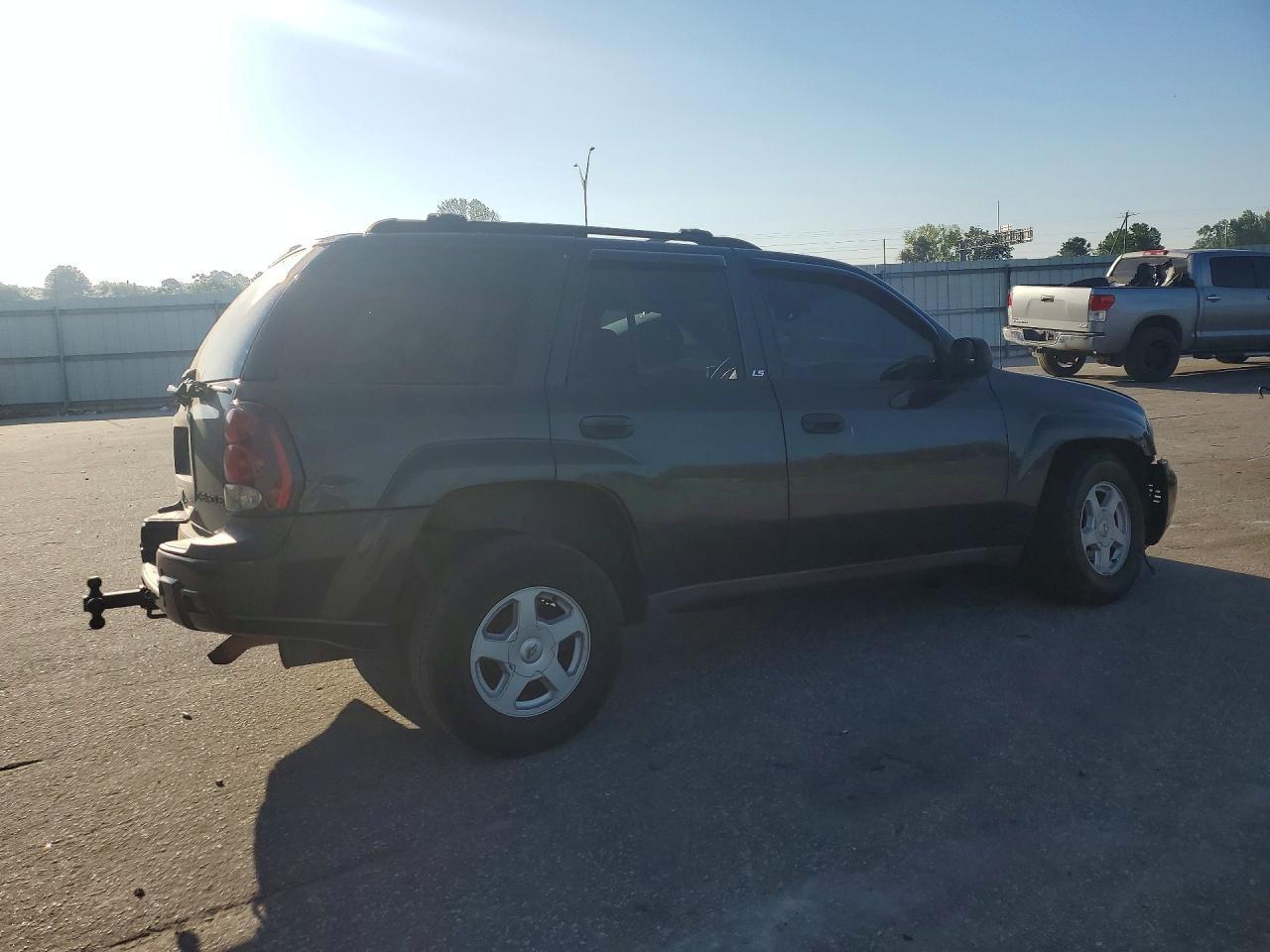 2003 Chevrolet Trailblazer - Image 3