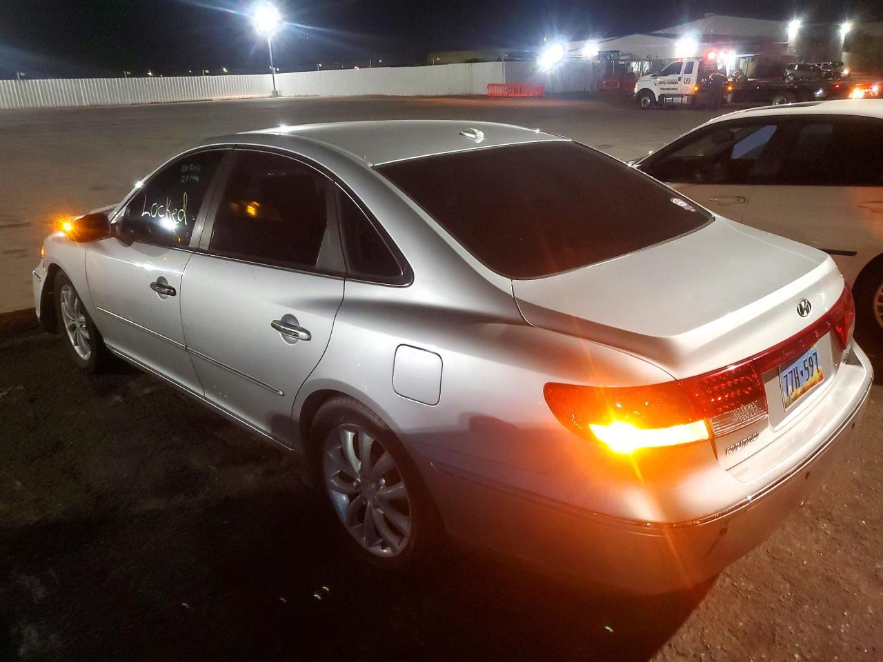 2008 Hyundai Azera Limited - Image 2