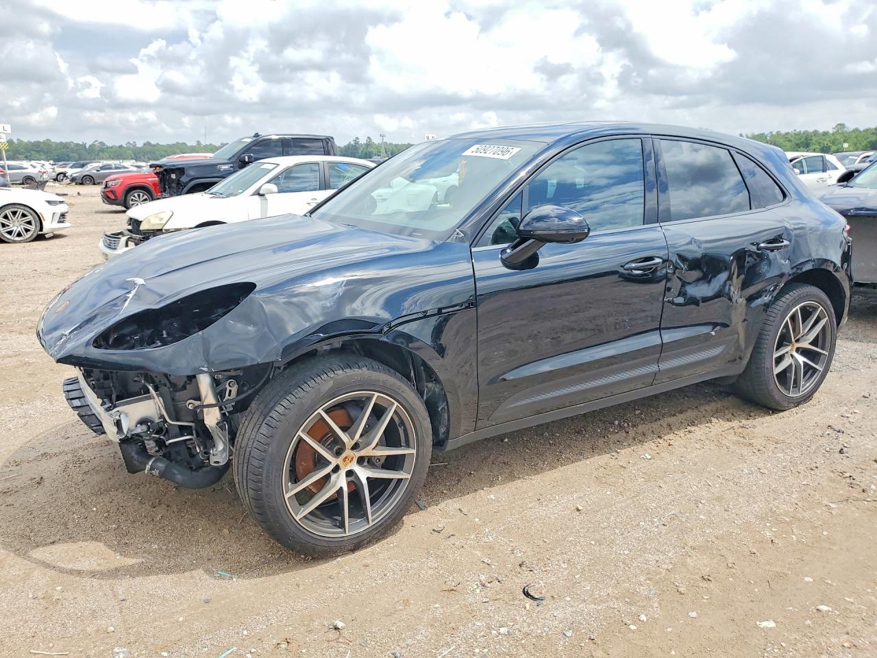 2025 Porsche Macan Base