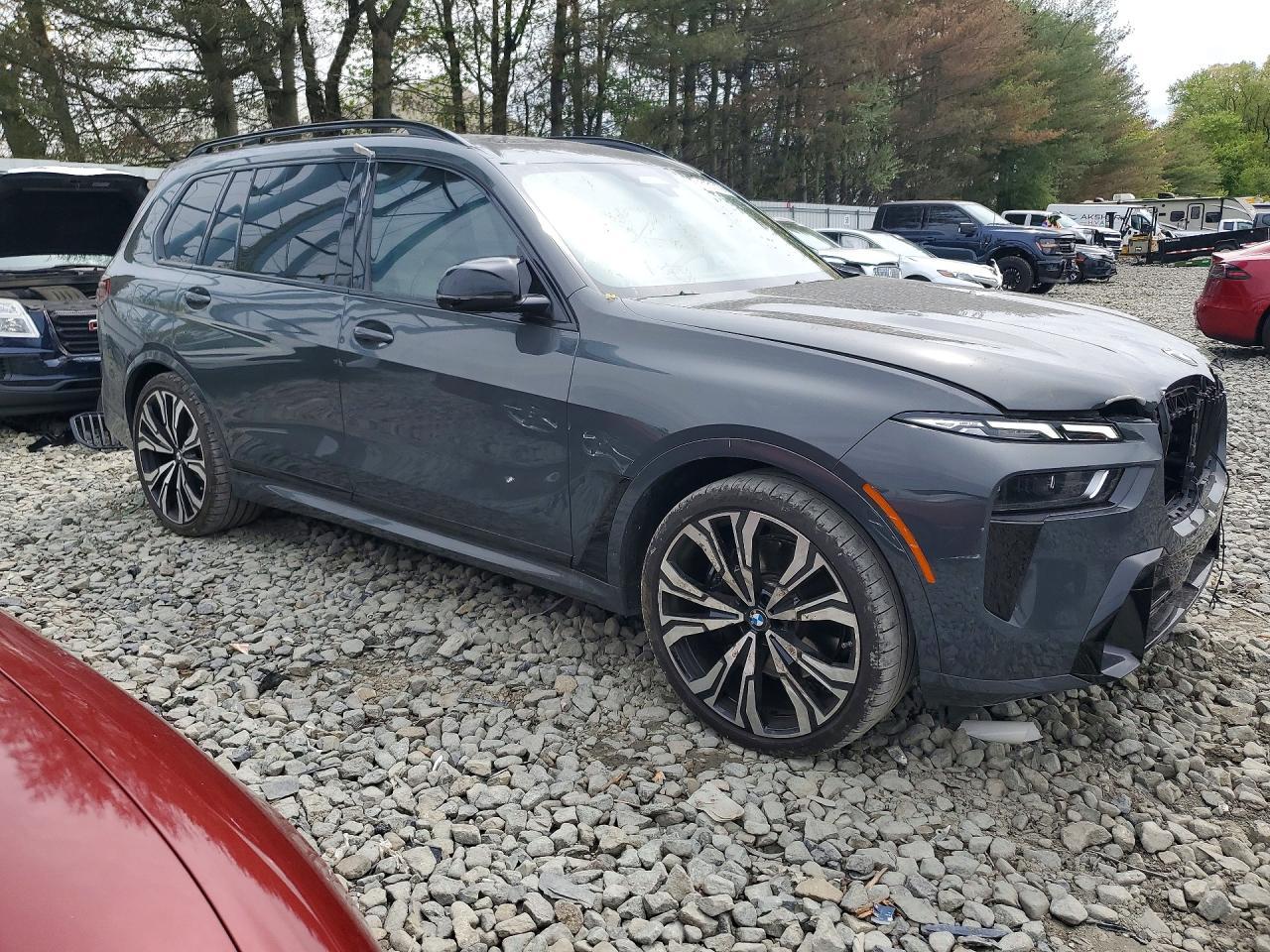 2025 BMW X7 M60I - Фото 4