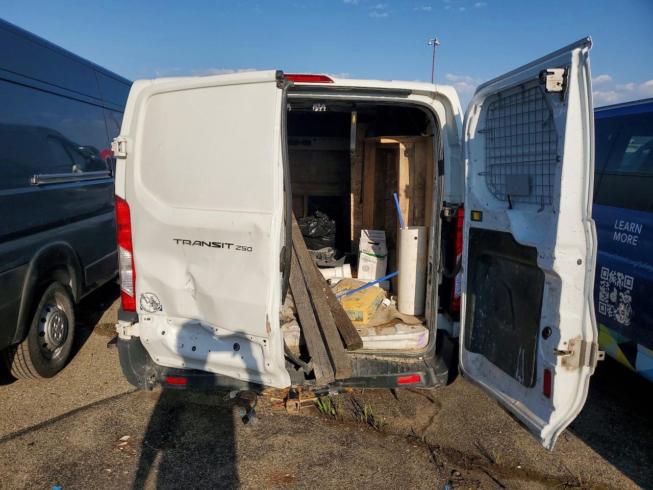 2017 Ford Transit T-250 - Image 6
