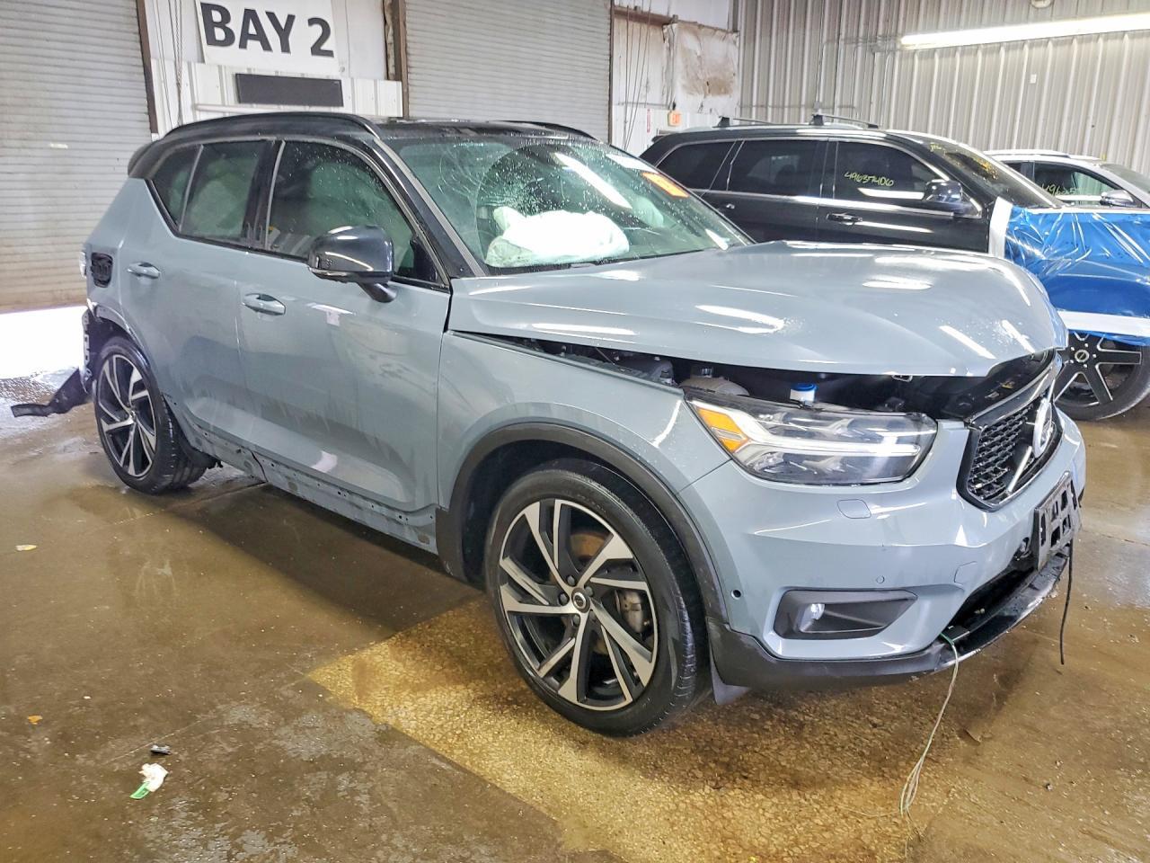 2022 Volvo Xc40 T5 R-Design - Фото 4