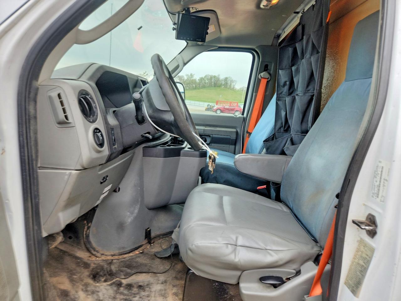 2018 Ford Econoline E450 Super Duty Cutaway Van - Фото 7