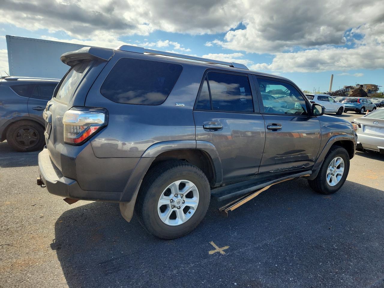 2017 Toyota 4Runner Sr5 - Image 3