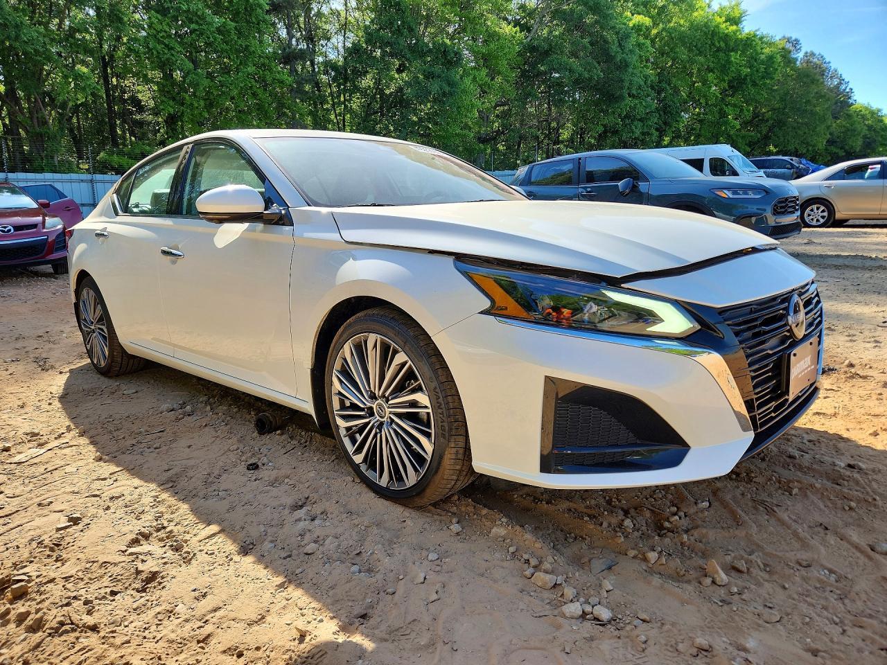 2023 Nissan Altima Sl - Image 4