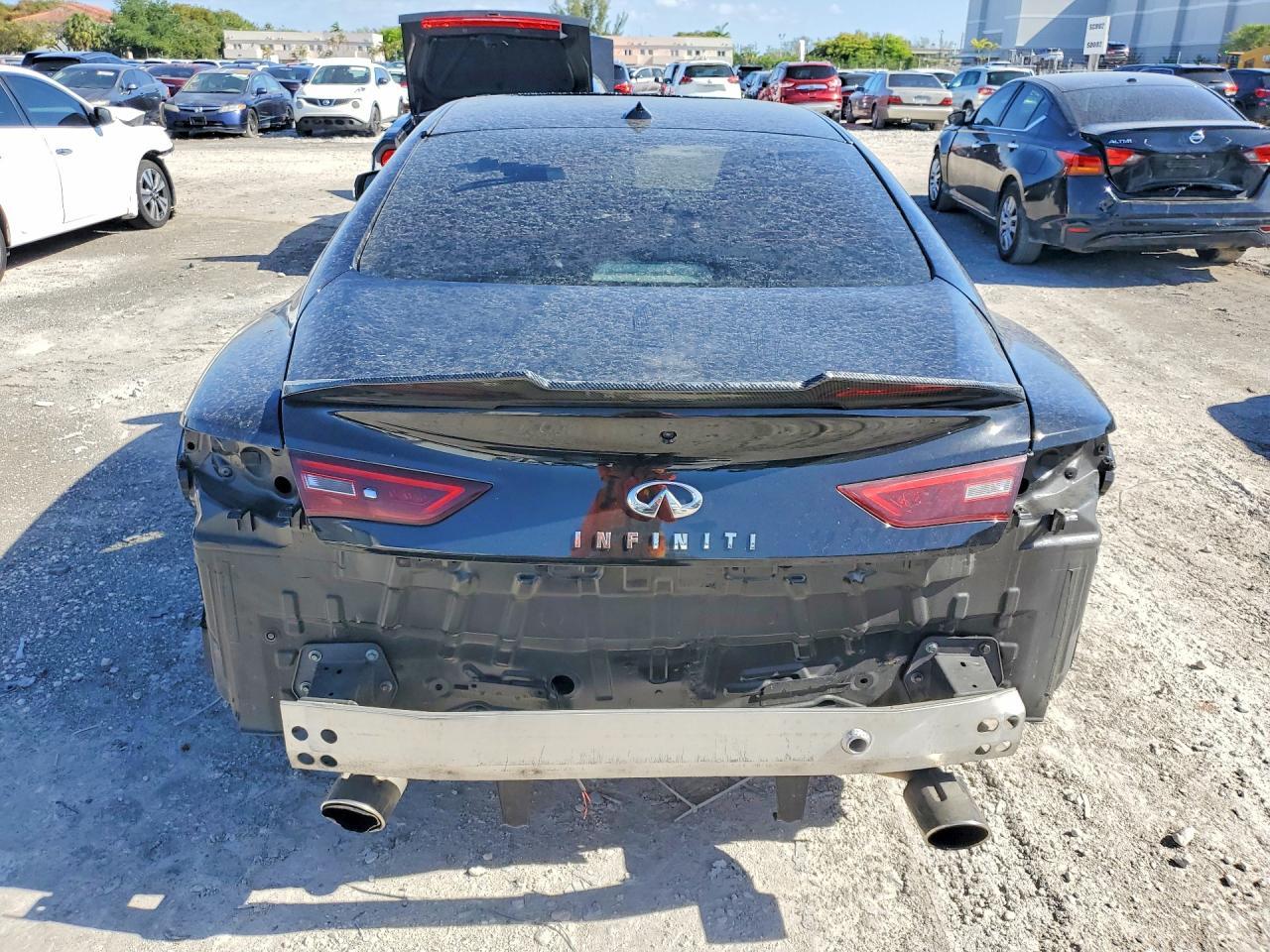 2017 Infiniti Q60 3.0T Premium - Фото 6