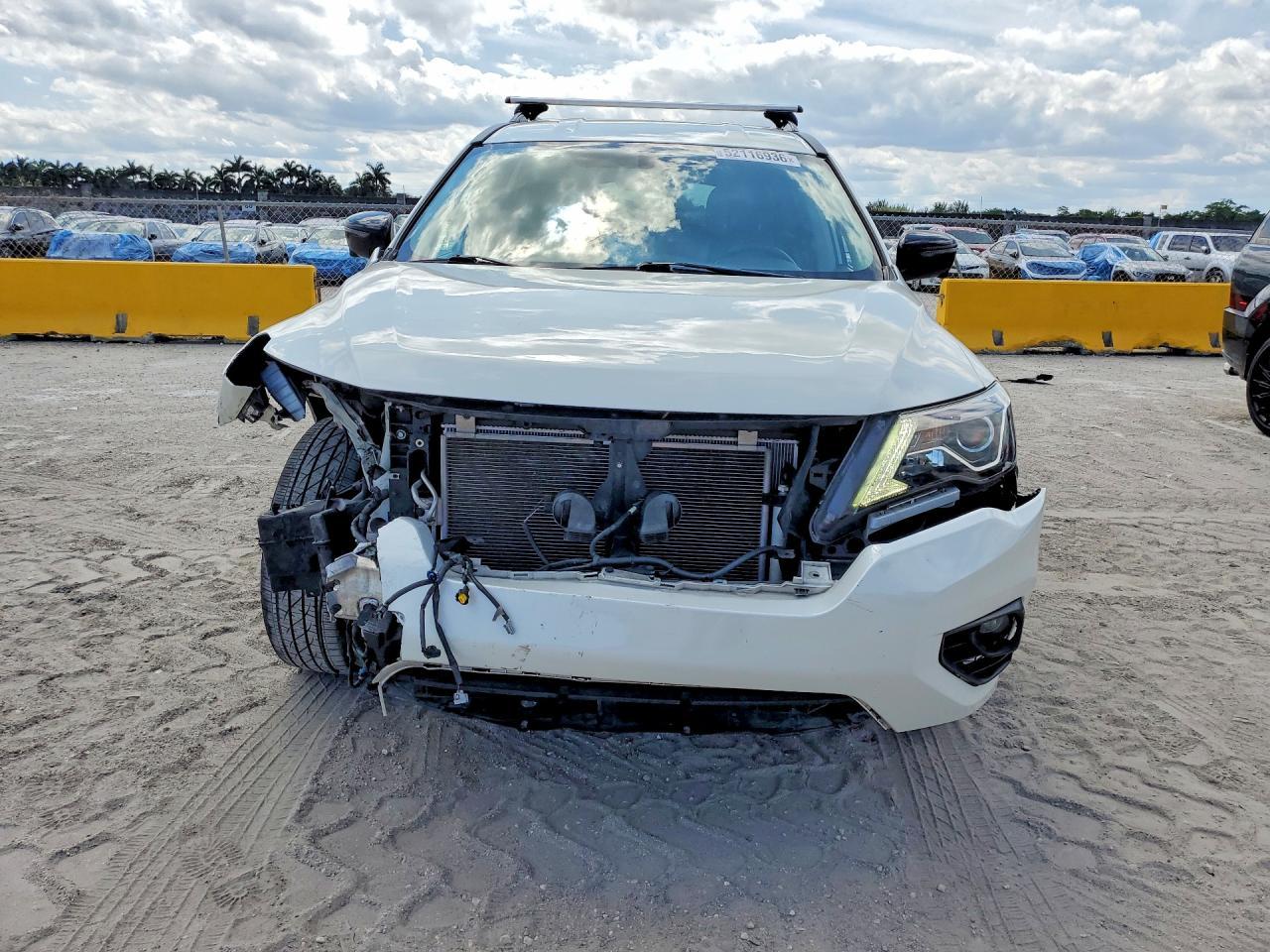2018 Nissan Pathfinder Sl - Фото 5