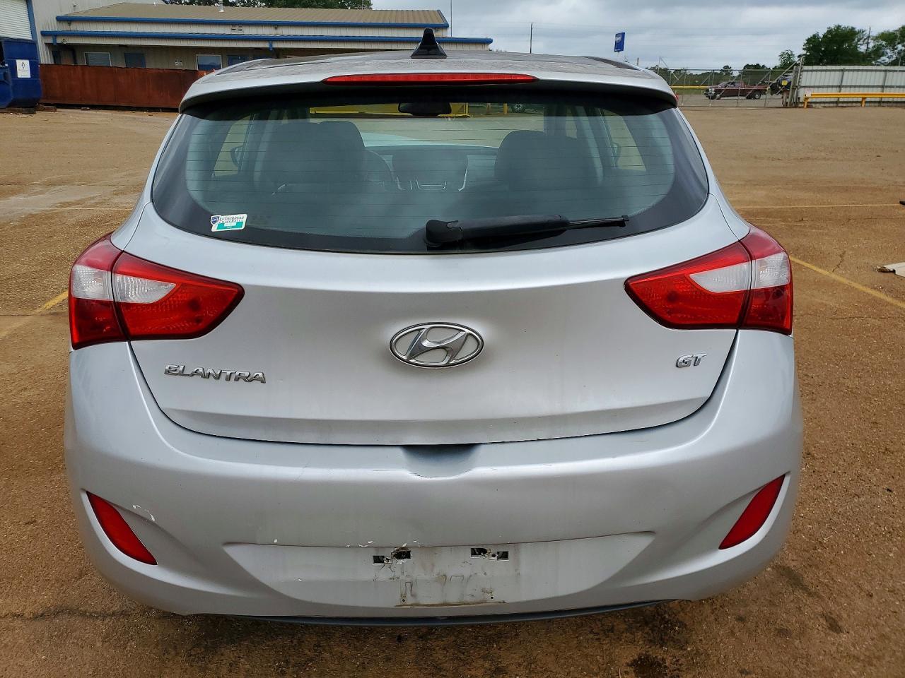 2013 Hyundai Elantra Gt Base - Image 6
