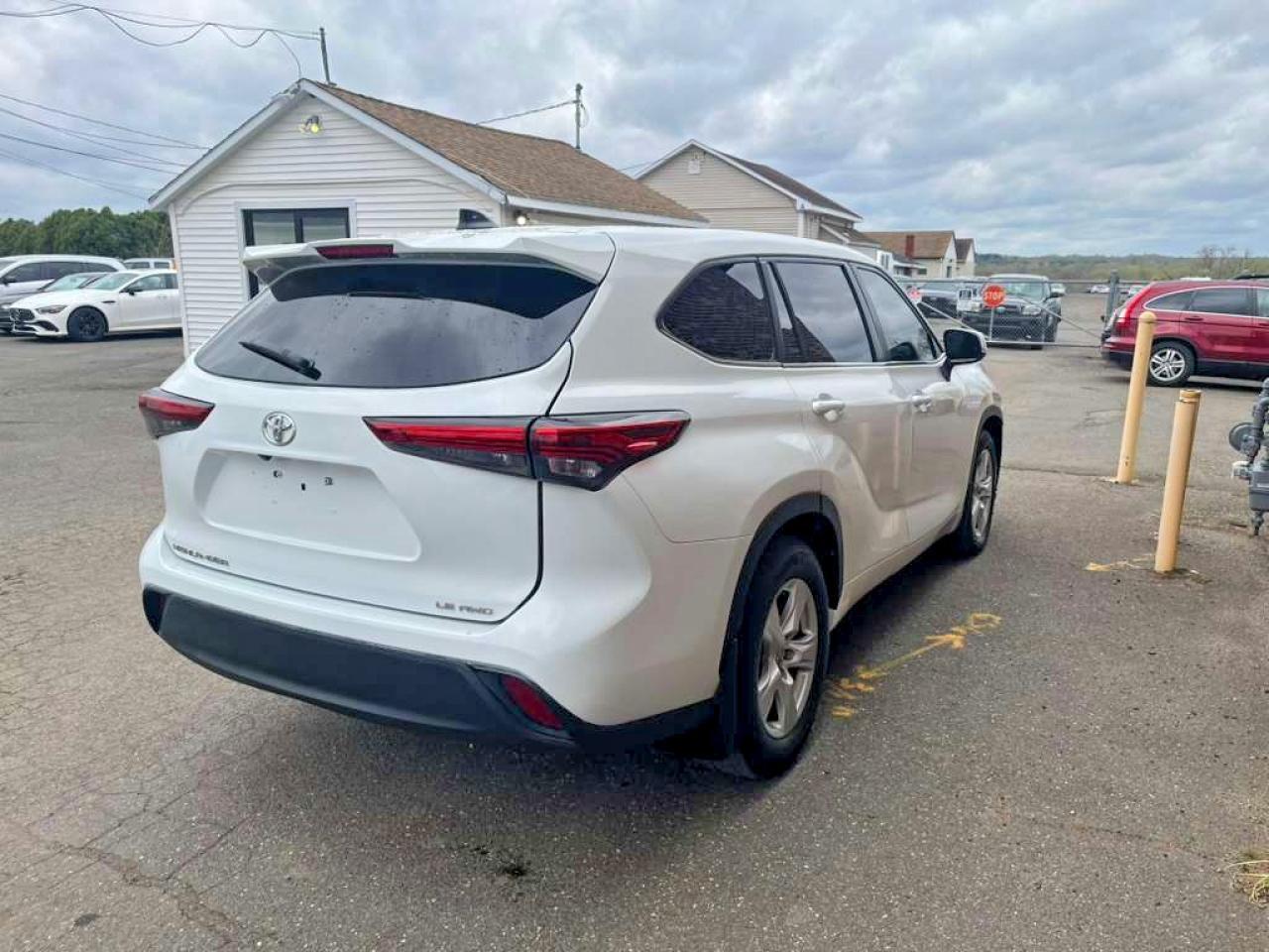 2023 Toyota Highlander Le - Фото 3