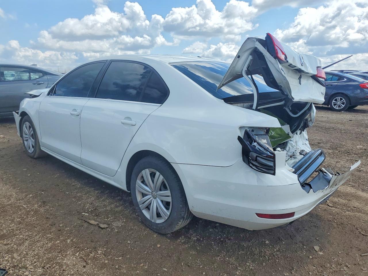 2017 Volkswagen Jetta S - Фото 2