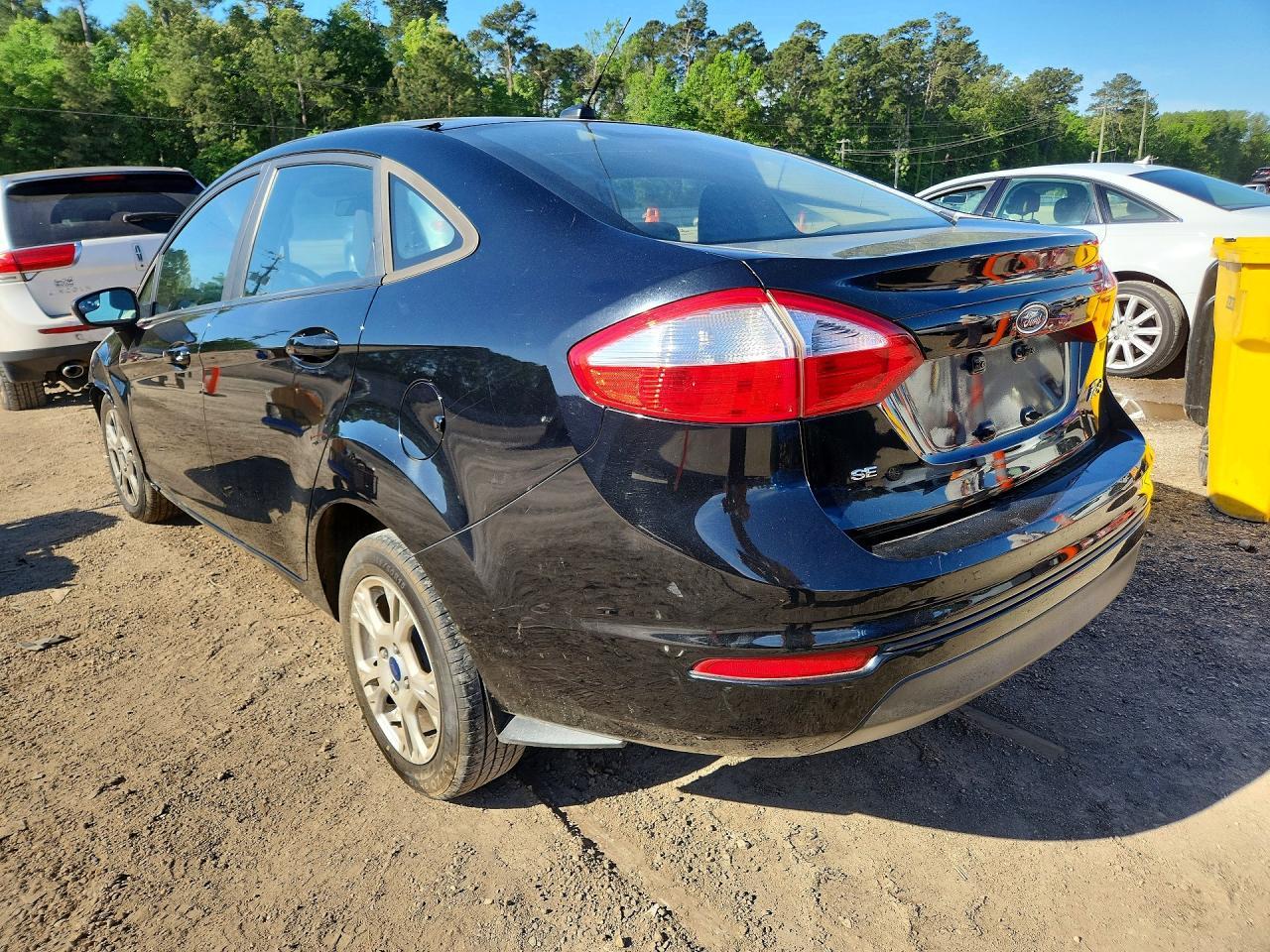 2016 Ford Fiesta Se - Фото 2
