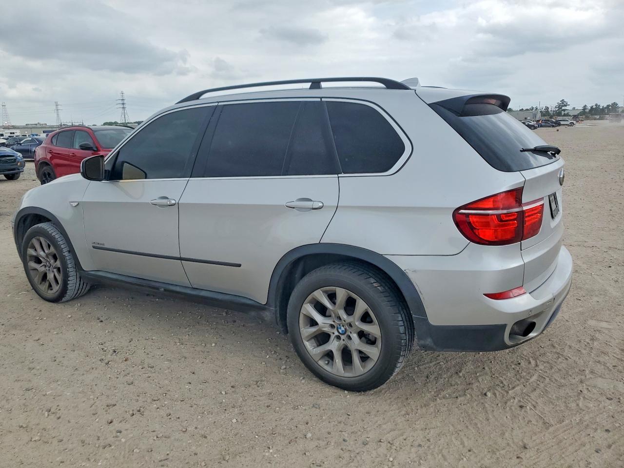 2013 BMW X5 xDrive35I - Фото 2