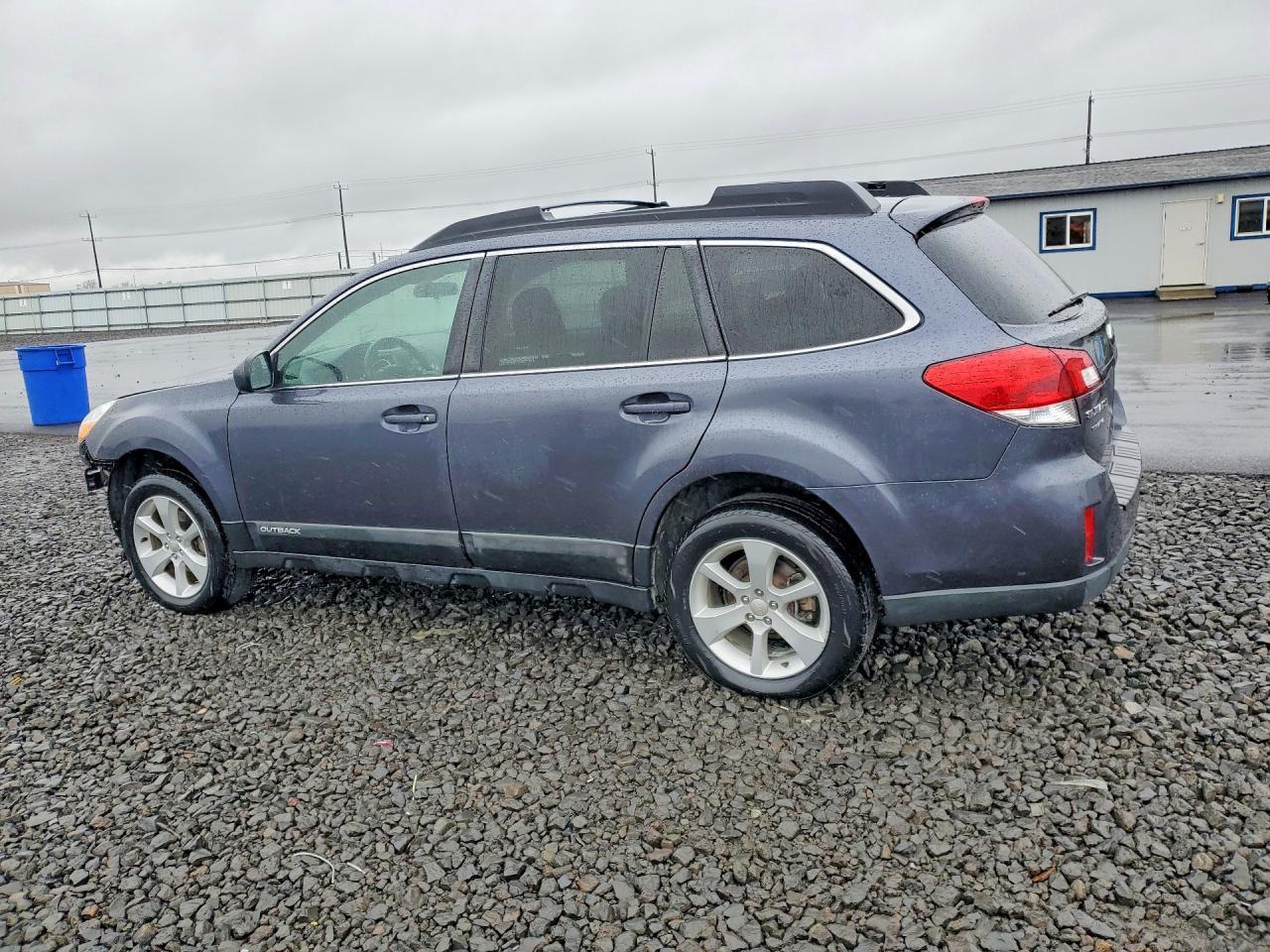 2013 Subaru Outback 2.5I Premium - Image 2